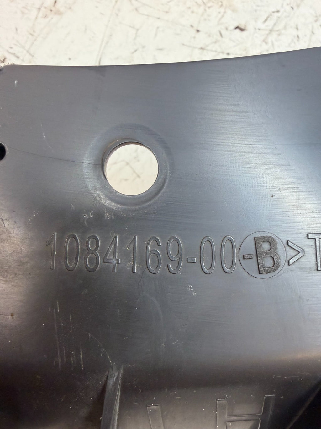 2017-2023 Tesla Model 3 Front Bumper End Carrier Upper Left Bracket 1084169-00-B