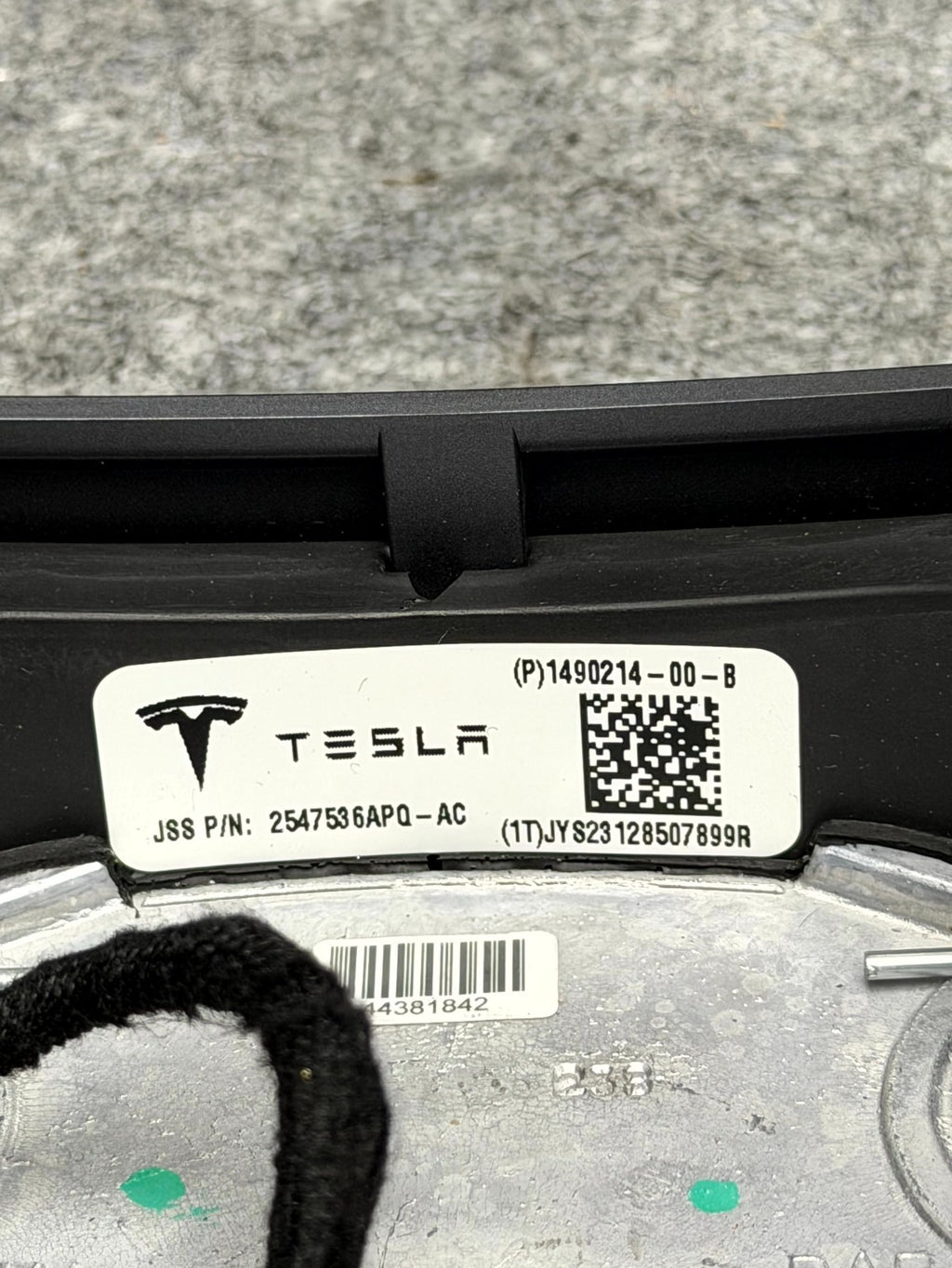 ♦️17-23 TESLA MODEL 3 STEERING WHEEL LEATHER W/ CONTROL SWITCH OEM, 1490214-00-B
