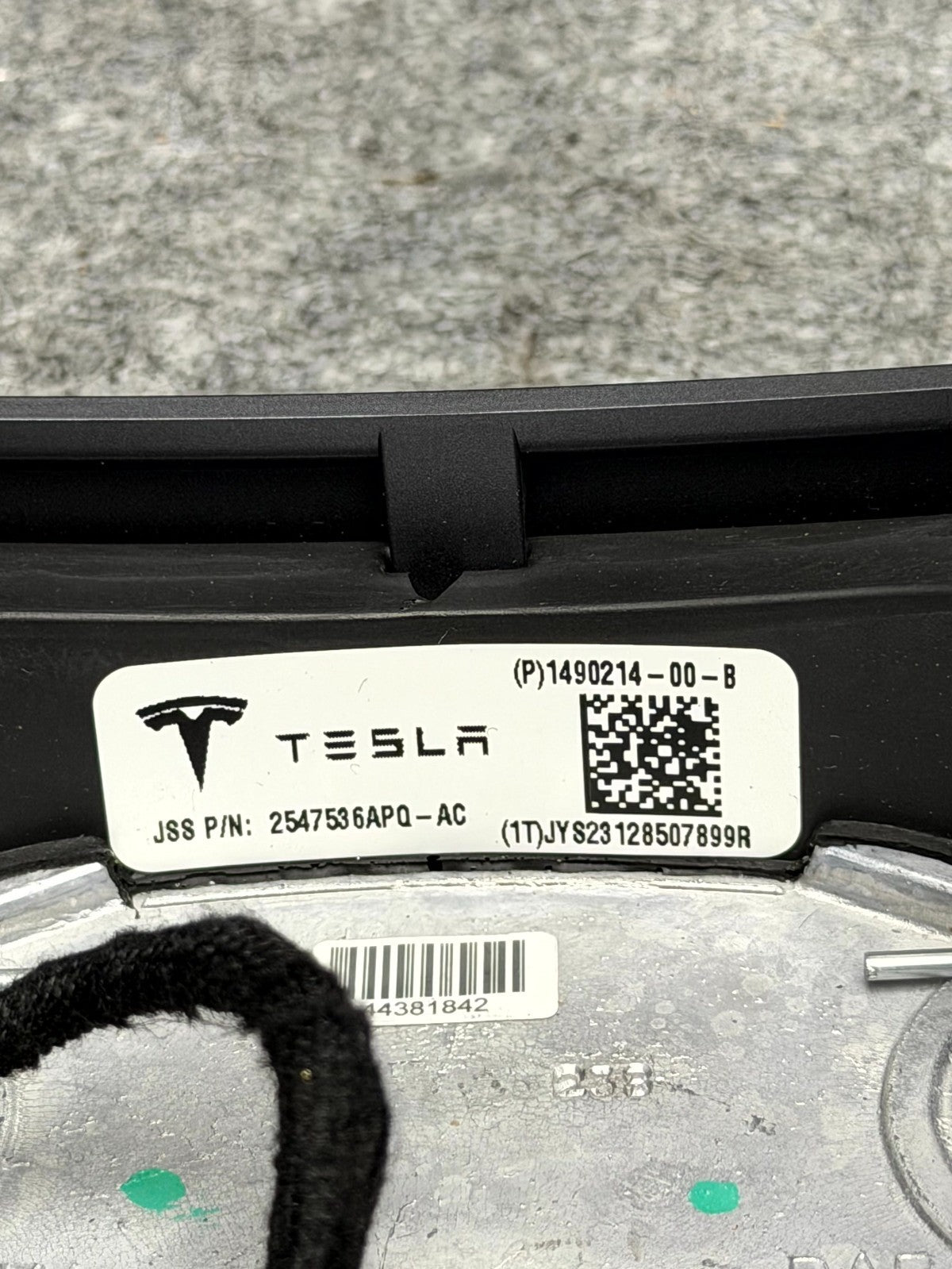 ♦️17-23 TESLA MODEL 3 STEERING WHEEL LEATHER W/ CONTROL SWITCH OEM, 1490214-00-B
