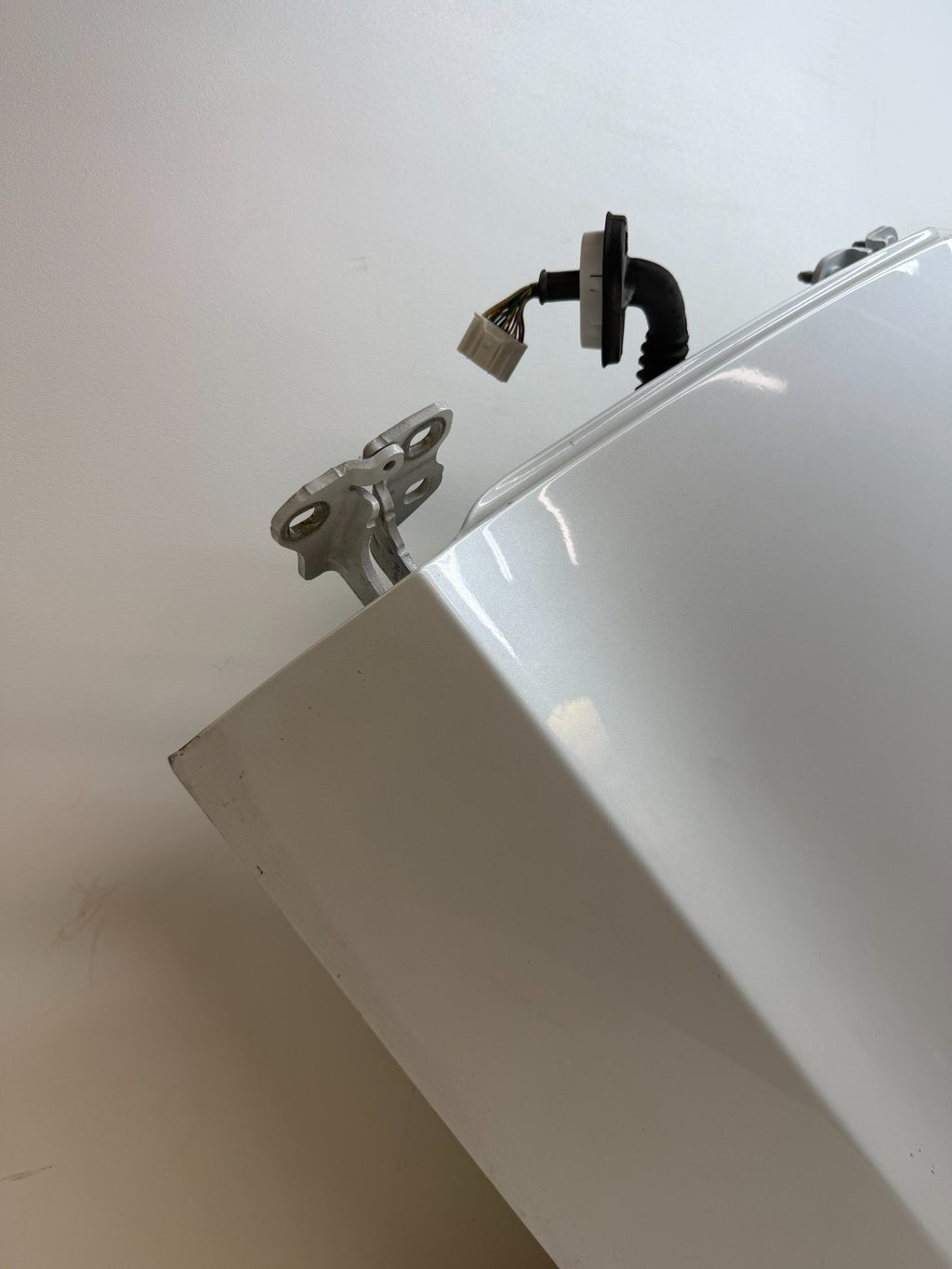2017-2023 TESLA MODEL 3 REAR LEFT COMLETE DOOR ASSEMBLY