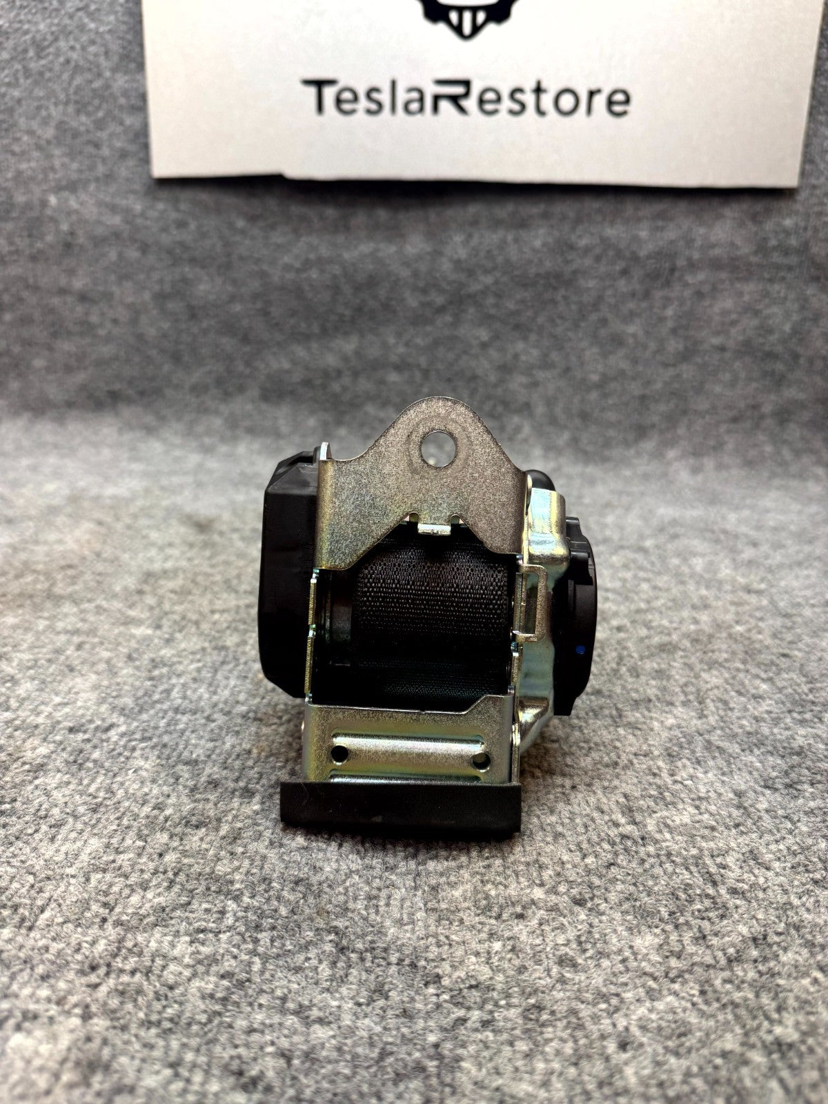 2017 - 2023 TESLA MODEL 3 REAR RIGHT / LEFT SEAT BELT RETRACTOR OEM 1081281-01-G