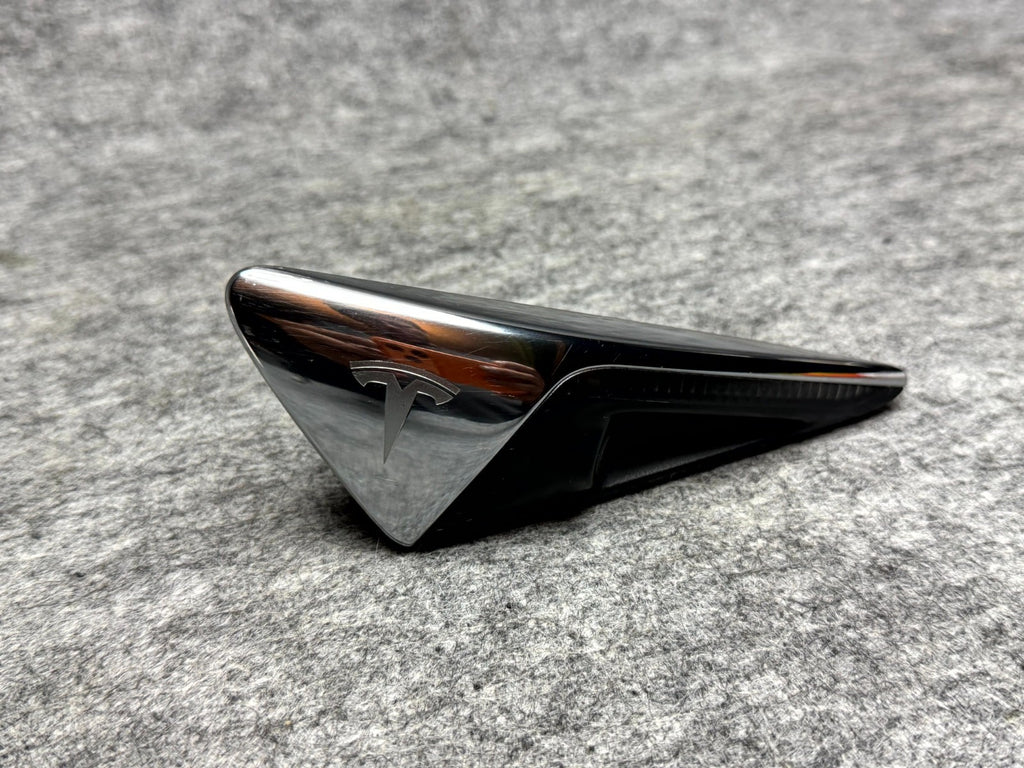 ♦️17–23 TESLA MODEL 3 LEFT REPEATER TURN SIGNAL FENDER CAMERA OEM, 1125106-77-E