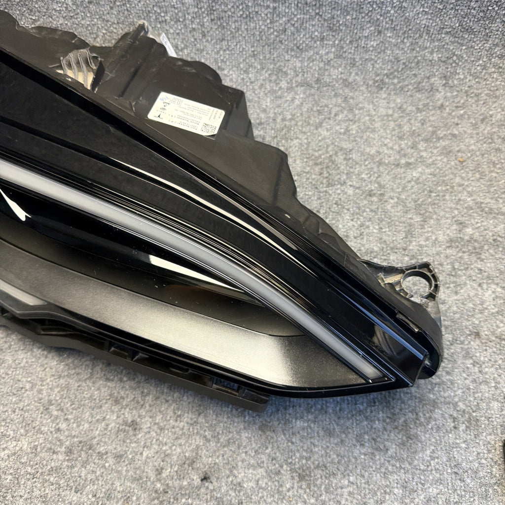 2021-2023 Tesla Model S Plaid Right Passenger Headlight OEM 1563714-95-C