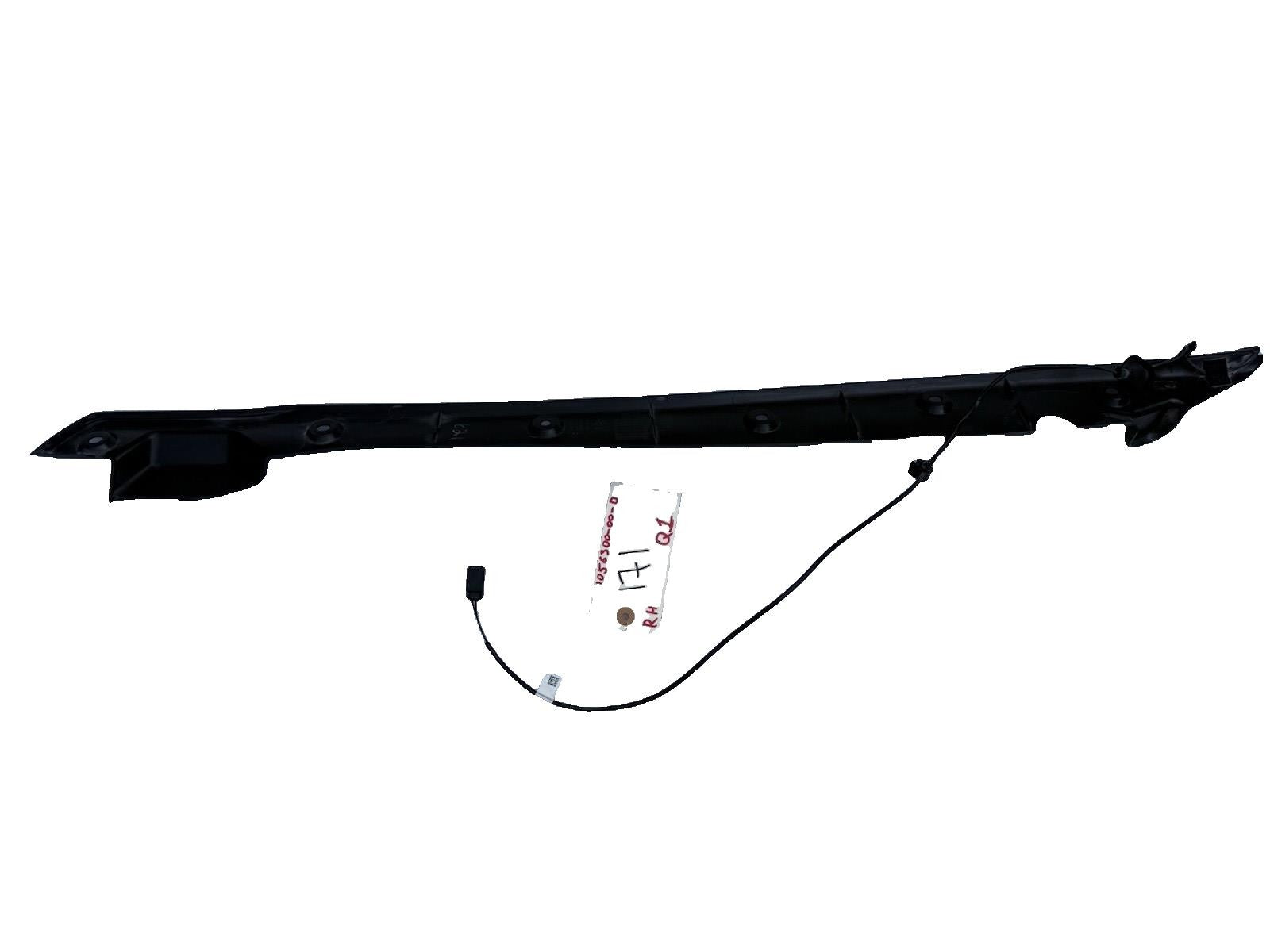 ♦️16-20 Tesla Model X Rear Right Liftgate Pinch Sensor Cover OEM, 1056300-00-D
