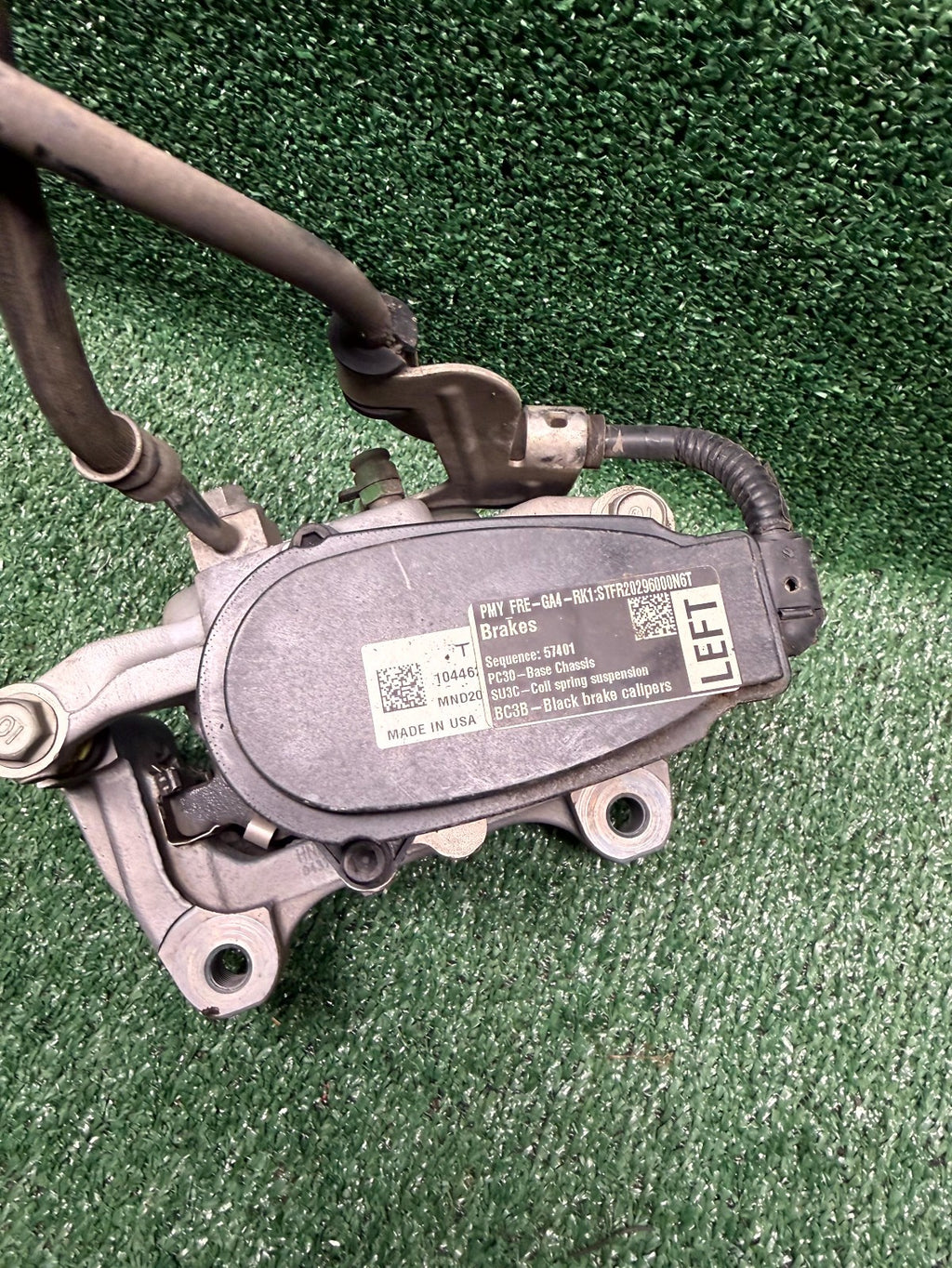♦️20–23 TESLA MODEL 3/Y LEFT SIDE BRAKE CALIPER W/ BRAKE HOSE OEM, 1044623-00-H