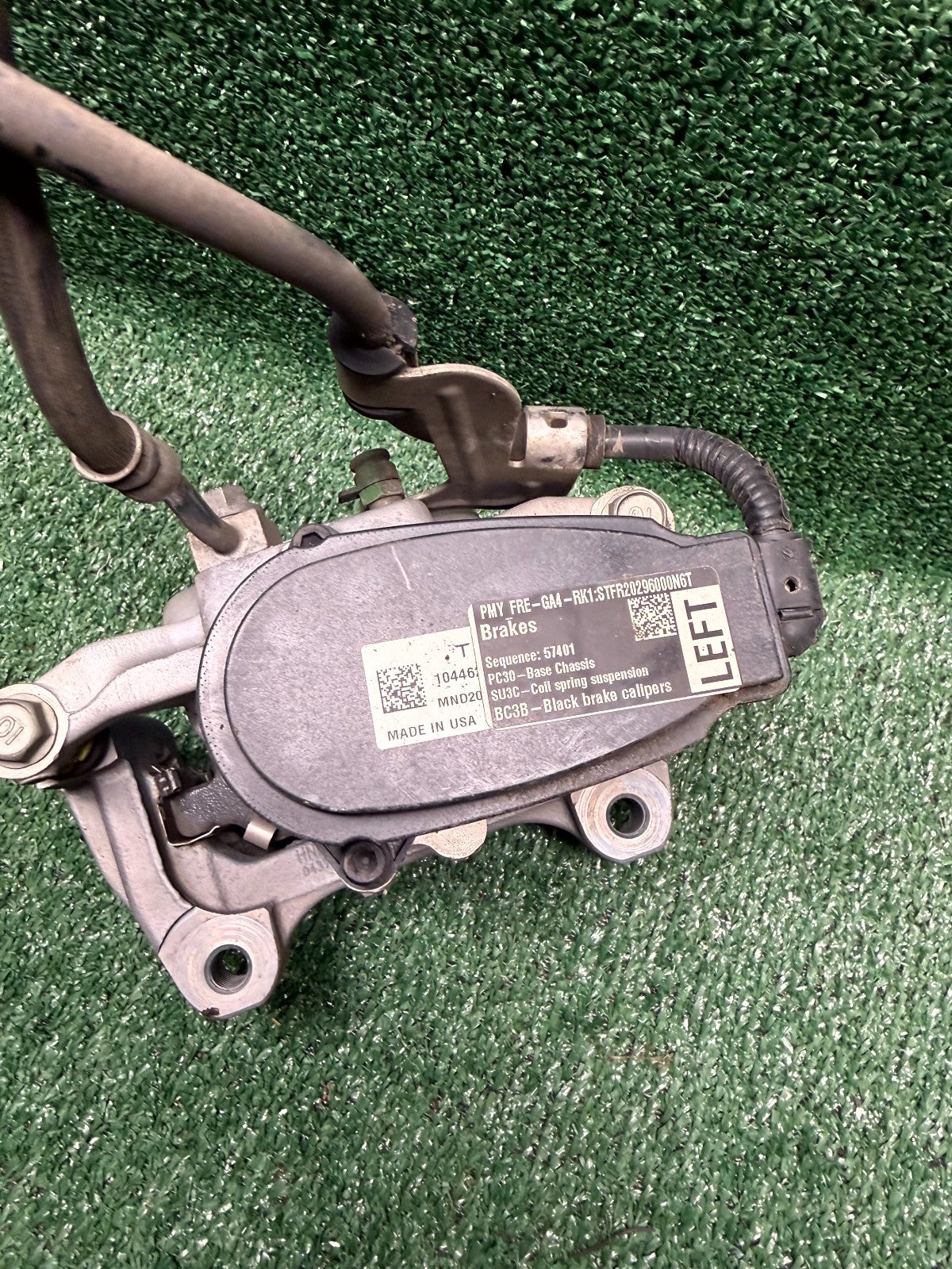 ♦️20–23 TESLA MODEL 3/Y LEFT SIDE BRAKE CALIPER W/ BRAKE HOSE OEM, 1044623-00-H