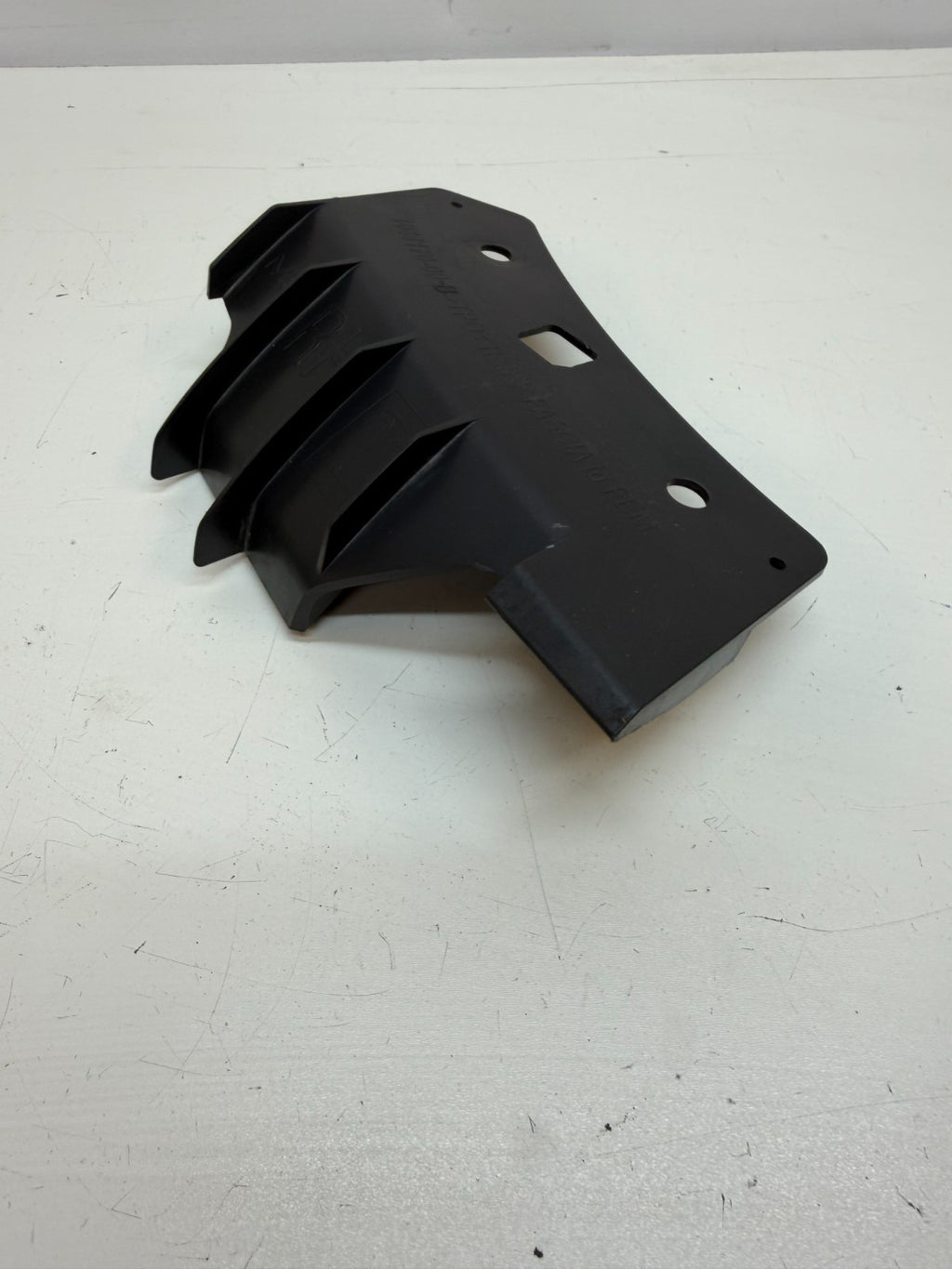2017-2023 TESLA MODEL 3 FRONT RIGHT UPPER BUMPER BRACKET 1084170-00-B