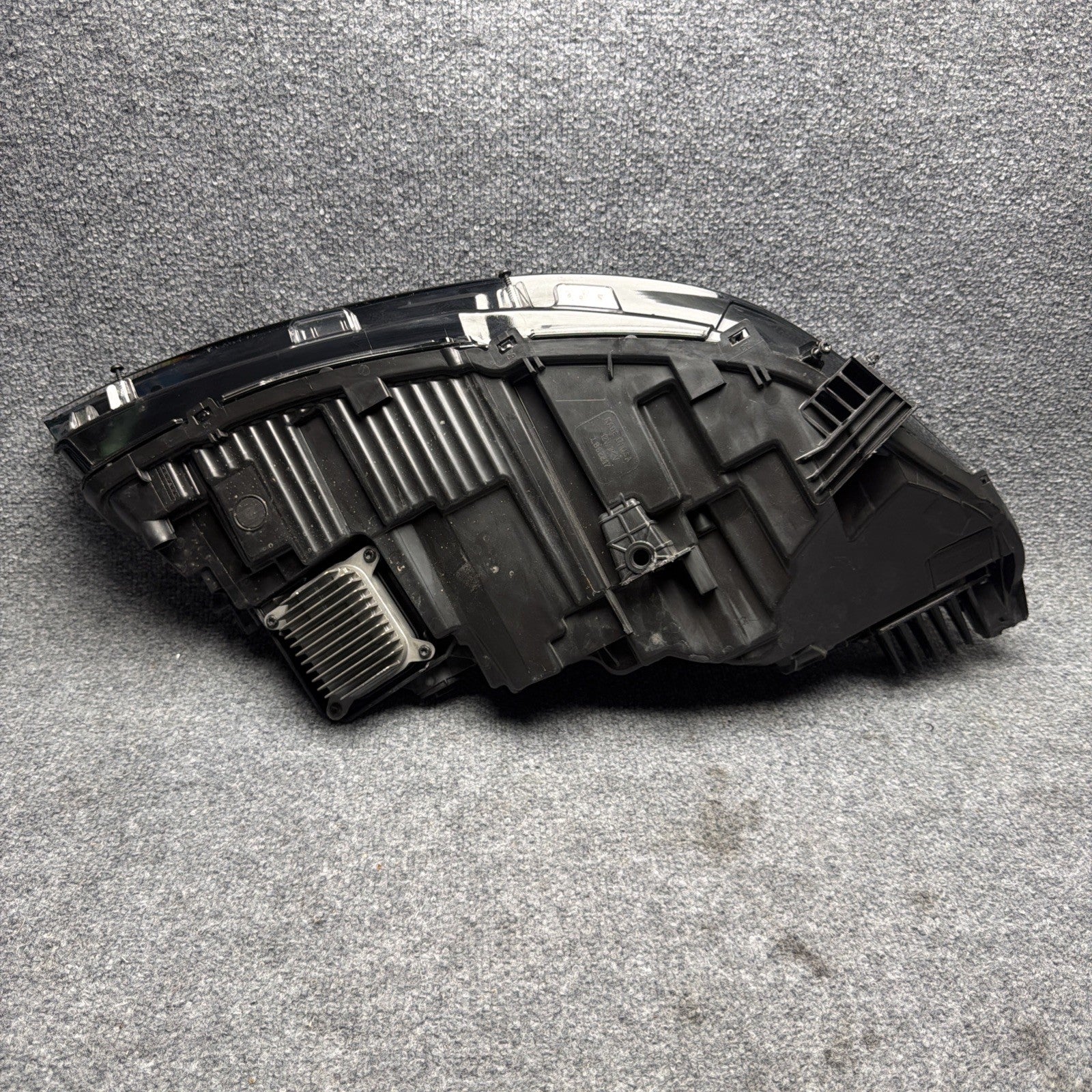 2024-2025 TESLA MODEL 3 HEADLIGHT OEM LEFT LH DRIVER SIDE LED 1694086-00-G
