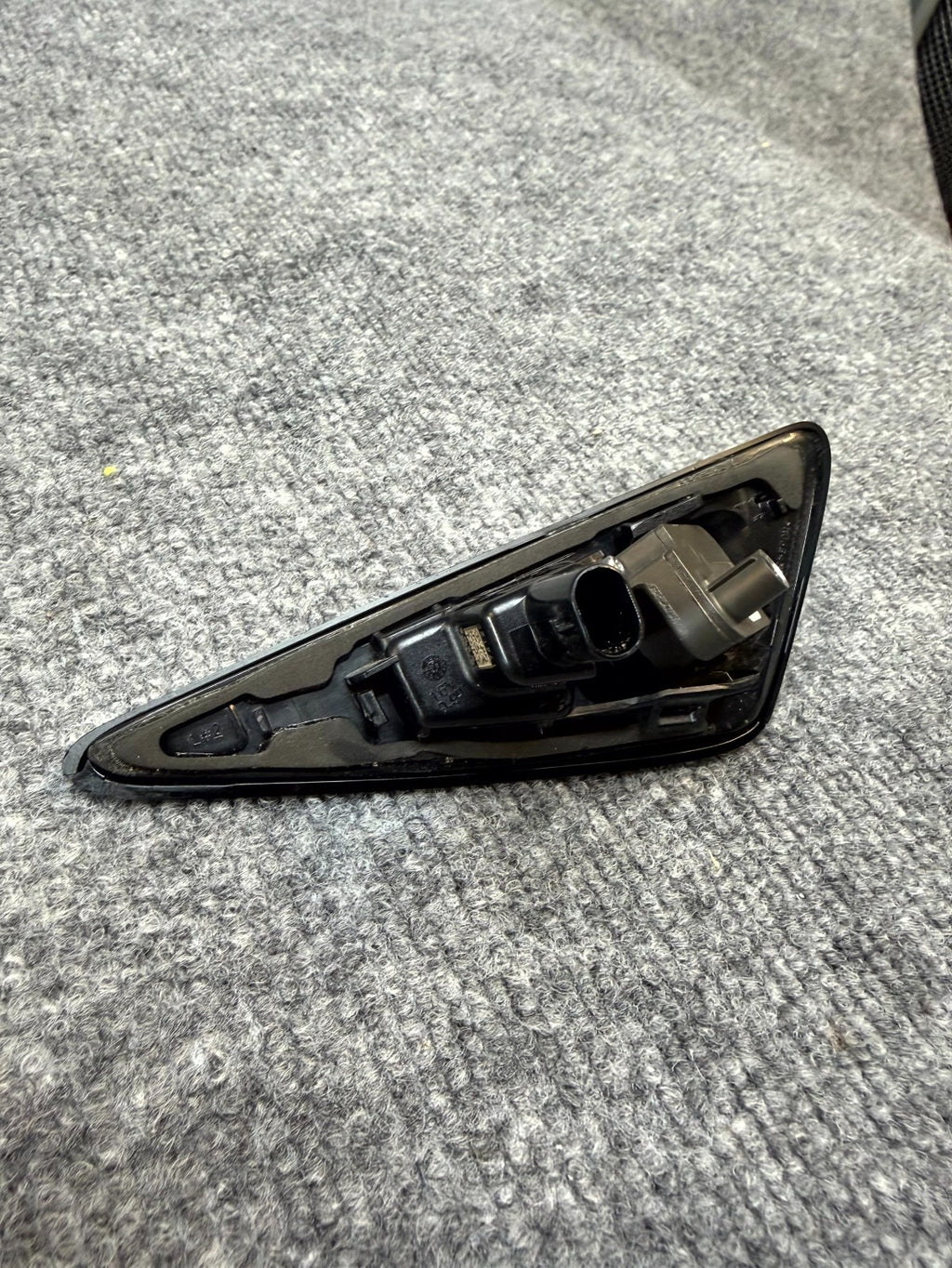 2020-2024 TESLA MODEL Y LEFT SIDE REPEATER TURN SIGNAL CAMERA OEM, 1820734-00-D