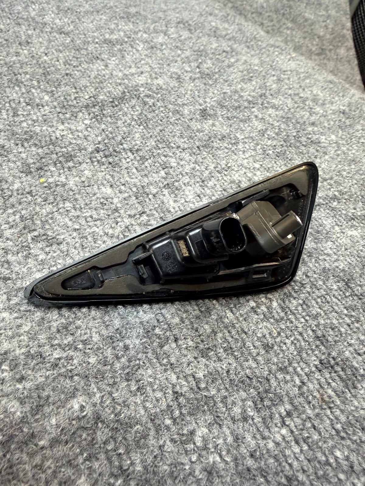 2020-2024 TESLA MODEL Y LEFT SIDE REPEATER TURN SIGNAL CAMERA OEM, 1820734-00-D
