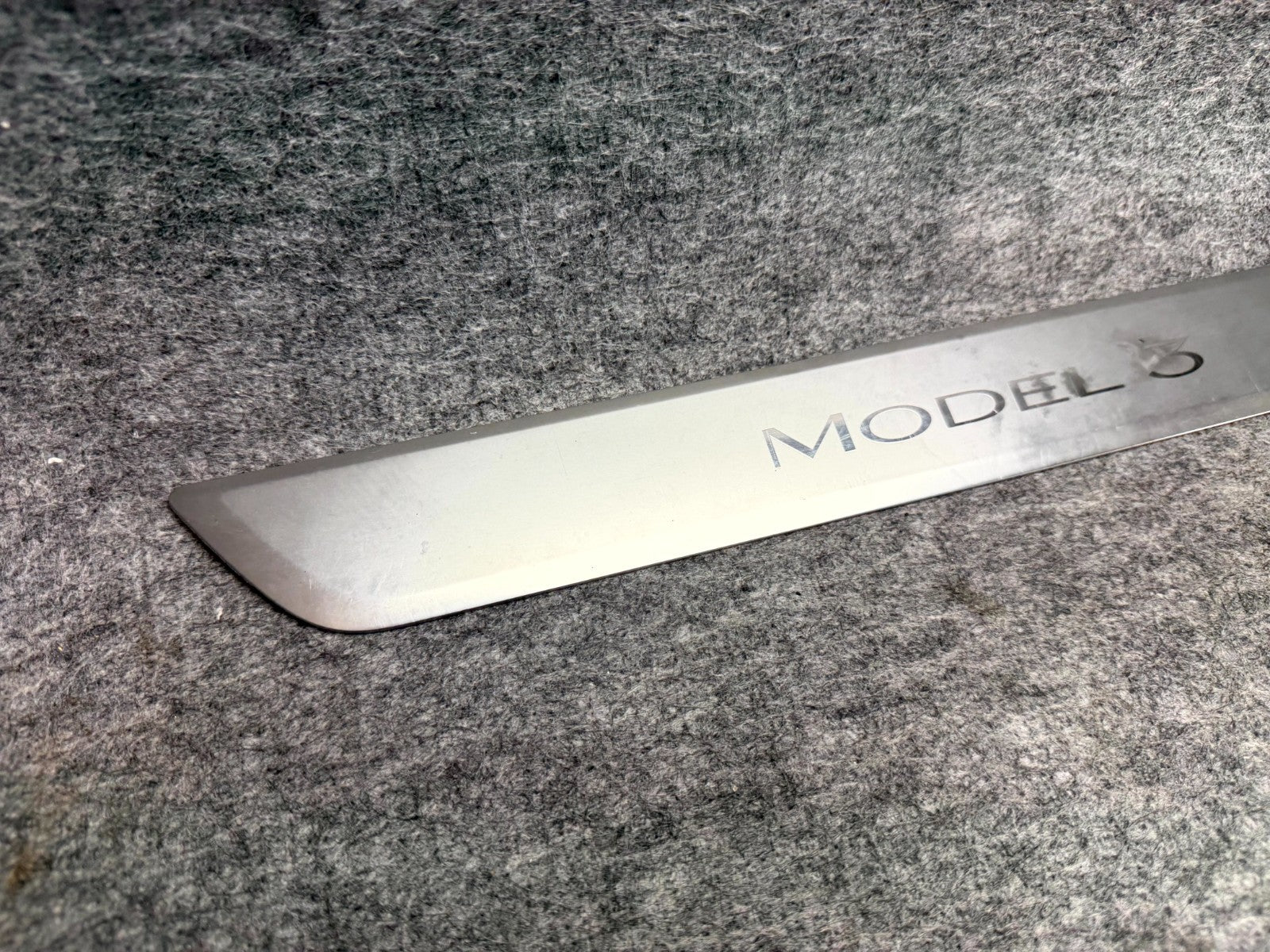 ♦️17–23 TESLA MODEL 3 LEFT OR RIGHT DOOR SILL SCUFF PLATE TRIM OEM, 1504763-00-A