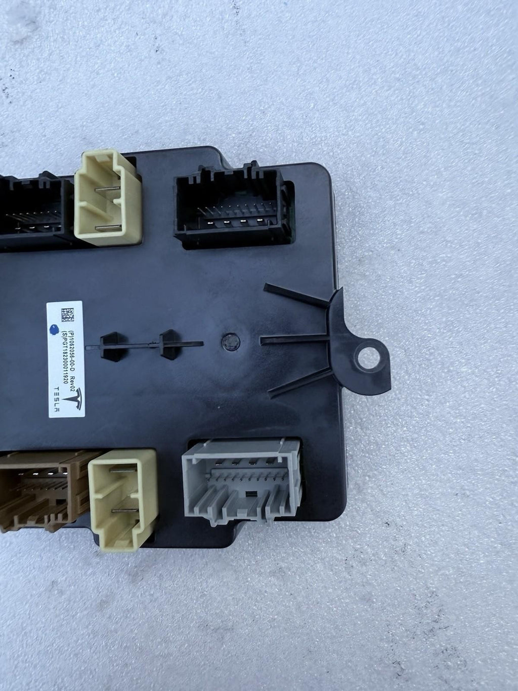♦️16-24 TESLA MODEL X REAR FALCON DOOR CONTROL MODULE UNIT OEM, 1062056-00-D