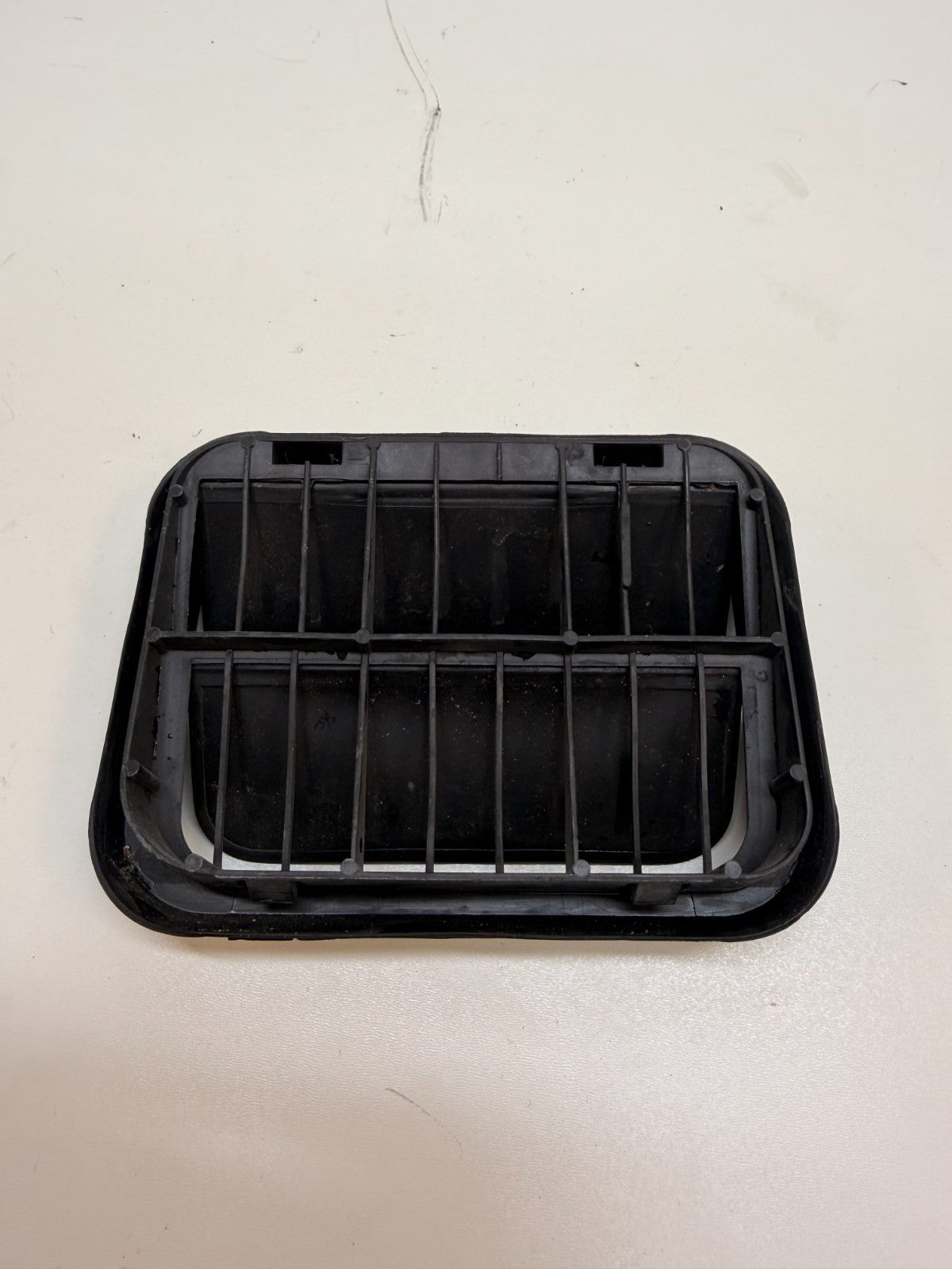 2012-20 TESLA MODEL S RH / LH Rear Body Ventilation Grille 2F2A-B280B62-AB