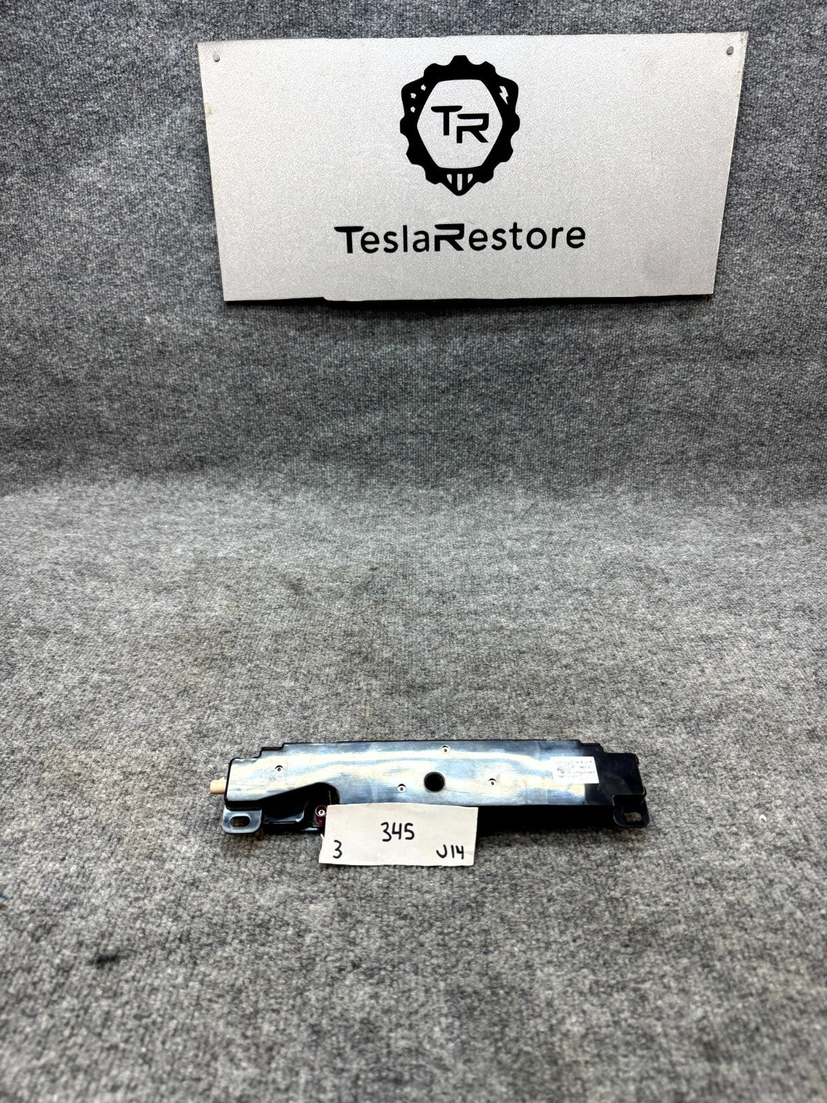 2020-2024 TESLA MODEL Y WIFI BLUETOOTH ANTENNA CONTROL MODULE OEM, 1585601-00-E