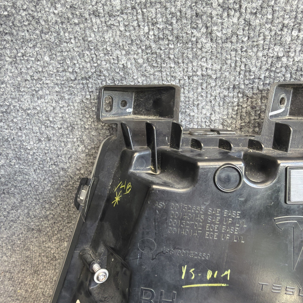 TESLA MODEL S FOG LIGHT RIGHT PASSENGER 2016 2017 2018 2019 2020 6005914-00-F