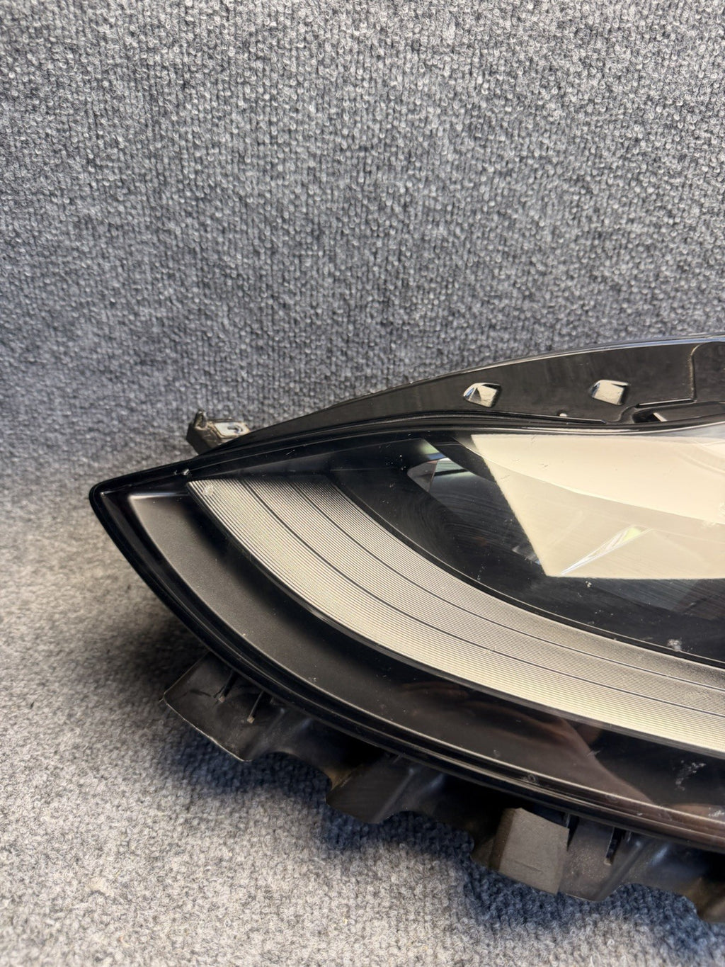 21-23 Tesla 3-Y Matrix  Passenger Left Driver  LED Headlight OEM 1514952-00-D