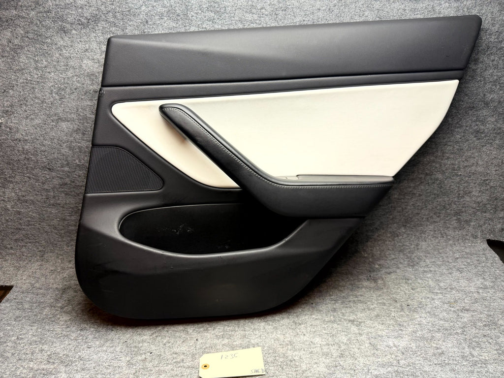 ♦️2017 - 2023 TESLA MODEL 3 REAR RIGHT SIDE DOOR PANEL TRIM OEM, 1090413-01-M