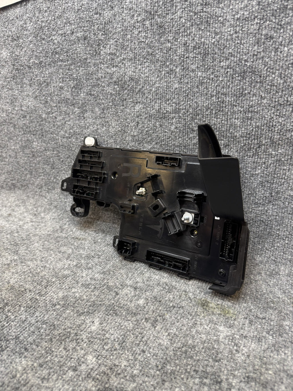 2017-2023 TESLA MODEL 3 RIGHT LOW VOLTAGE CONTROLLER MODULE UNIT OEM, 110034000H