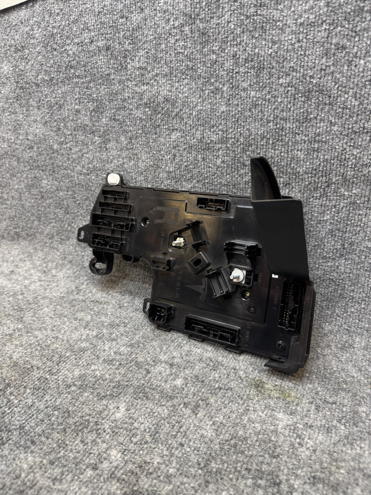 2017-2023 TESLA MODEL 3 RIGHT LOW VOLTAGE CONTROLLER MODULE UNIT OEM, 110034000H