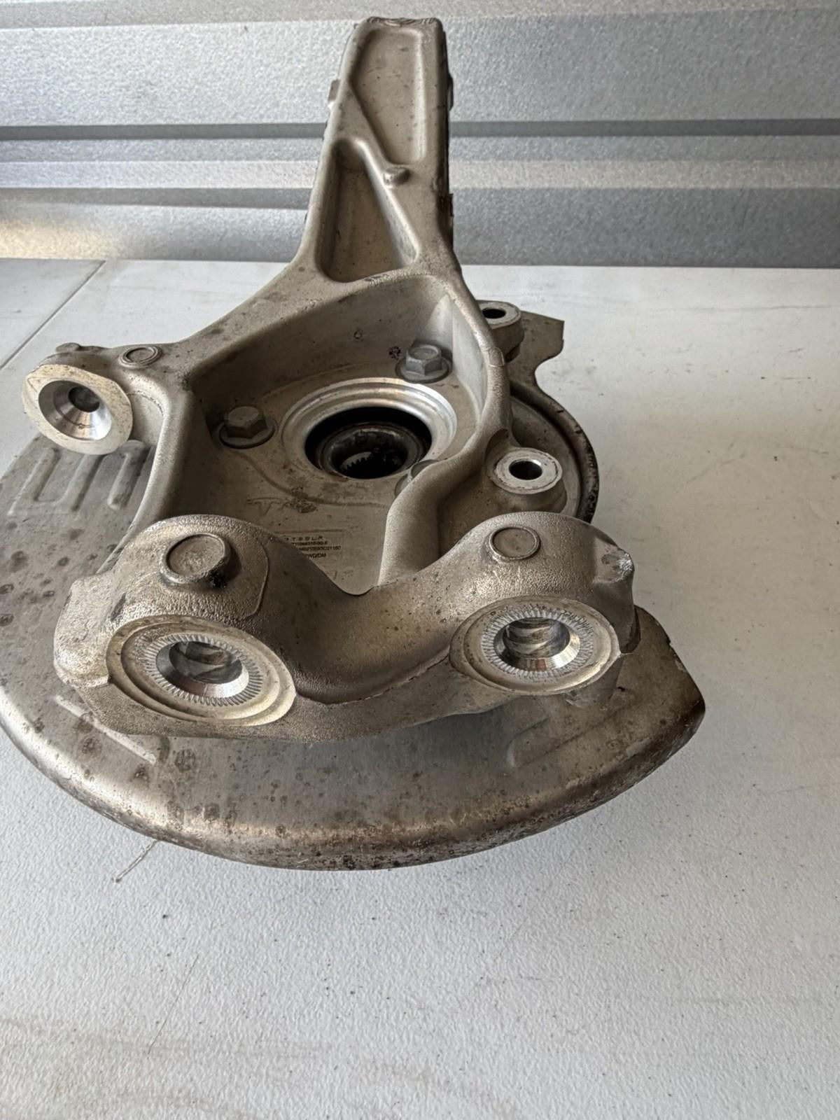 ♦️2017-2023 TESLA MODEL 3 FRONT RIGHT SIDE SPINDLE KNUCKLE HUB OEM, 1044316-00-E