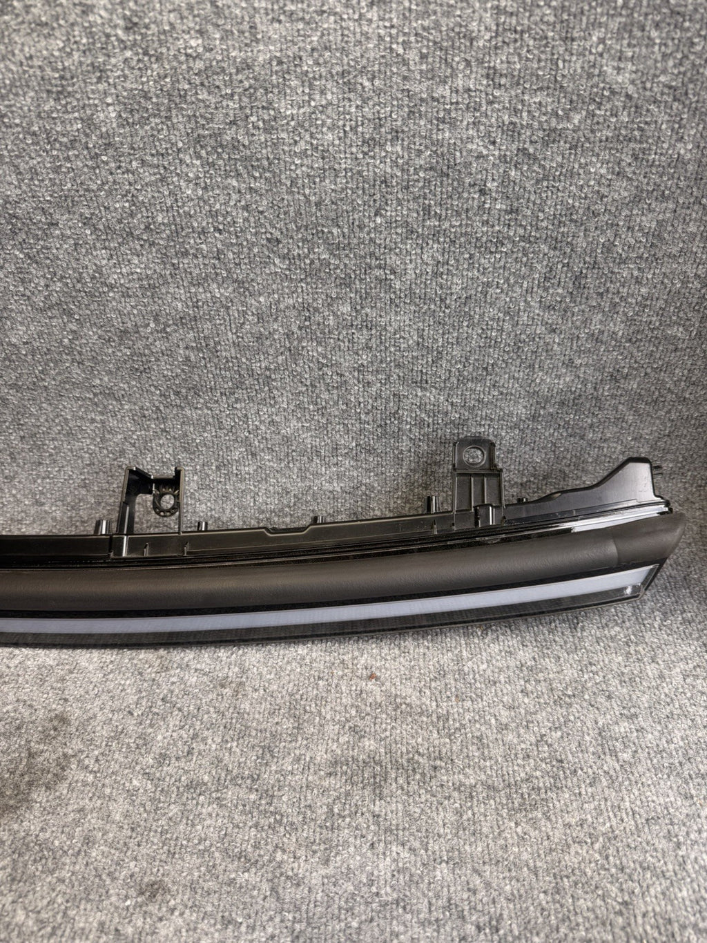 OEM 2025-2026 Tesla Model Y Front LED Light Bar Lamp Assembly 2038294-00-E