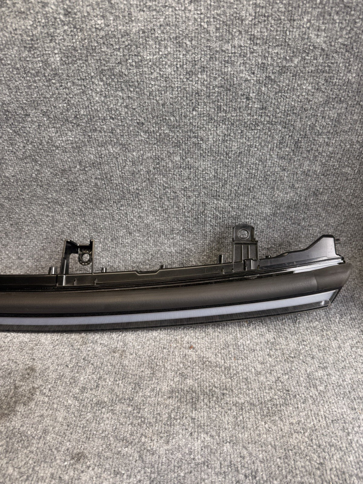 OEM 2025-2026 Tesla Model Y Front LED Light Bar Lamp Assembly 2038294-00-E
