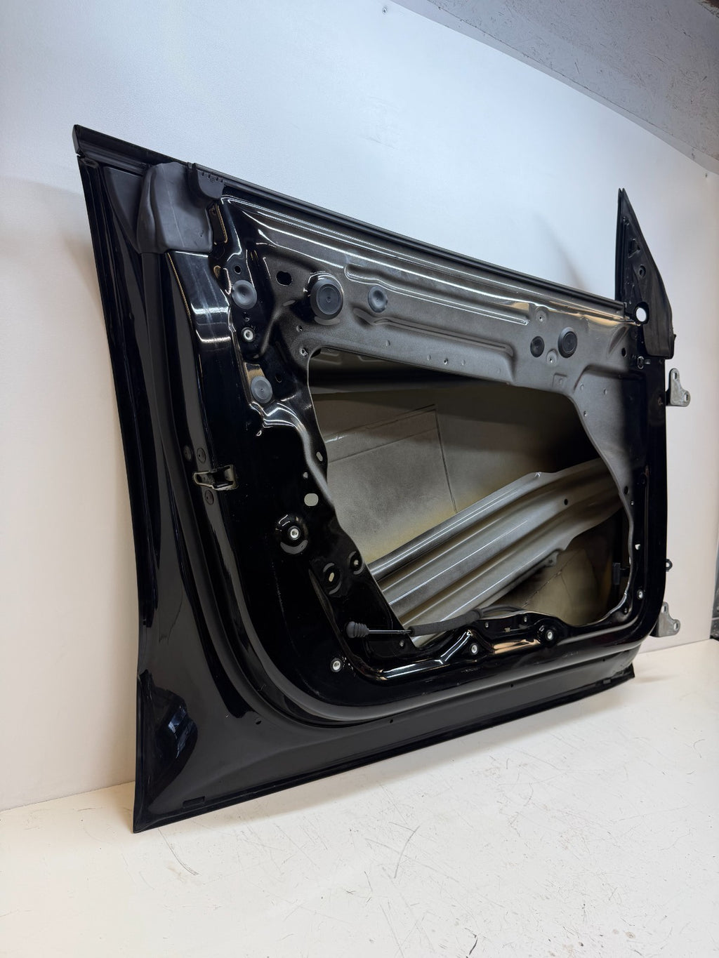 2016-2020 Tesla Model Y Front Left Driver Side Complete Door Assembly