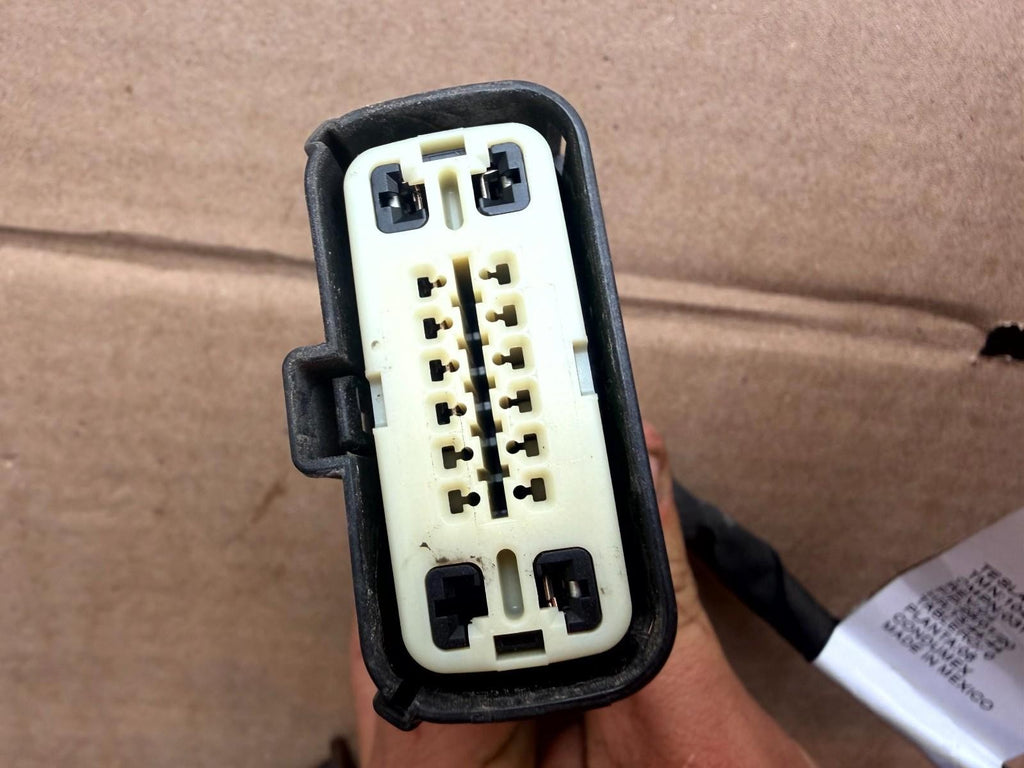 ♦️2016-2020 TESLA MODEL X REAR RIGHT TRAILER CONNECTOR HARNESS OEM, 1046032-00-C