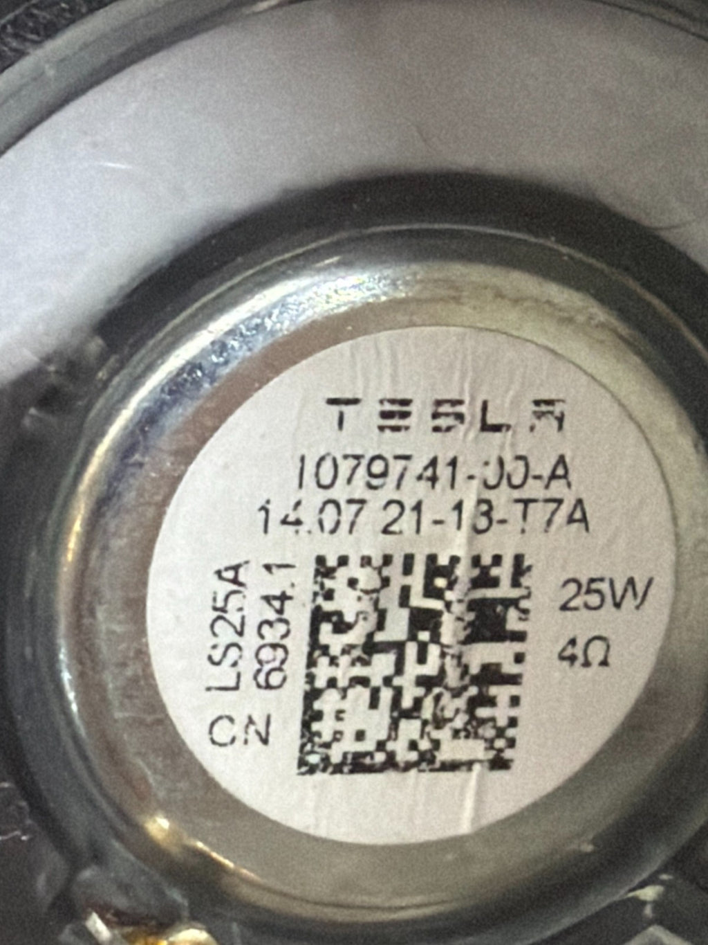 16-20 Tesla Model Y Front Right Passenger Side Door Speaker Tweeter 1079741-00-A