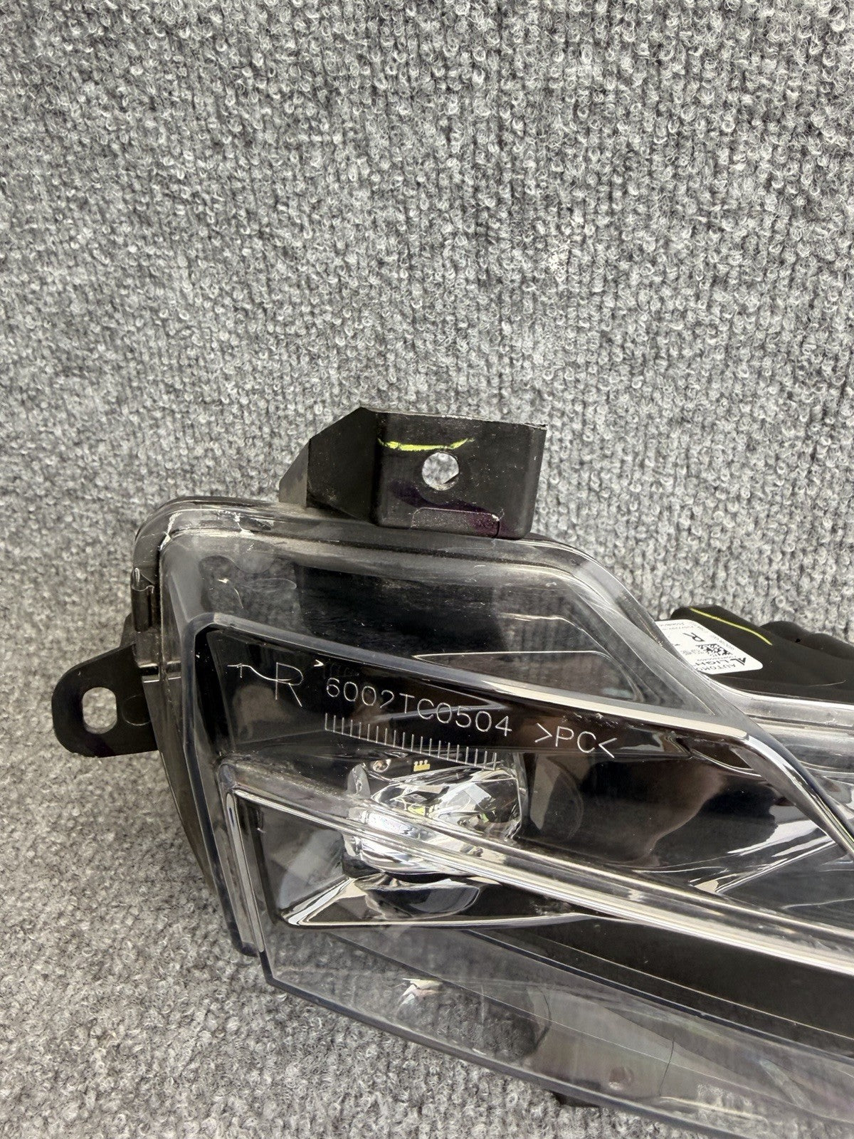 OEM 2017-2025 Tesla Model 3/Y LED Lower Front Fog Light 3-Pin 1077392-00-F