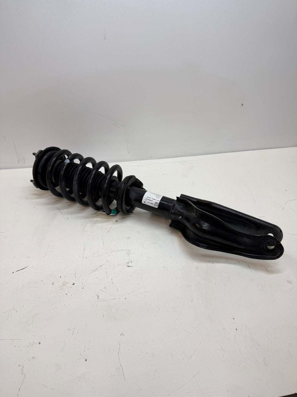 2020-2024 Tesla Model Y Front Right Passenger Shock Strut 1188368-00-E