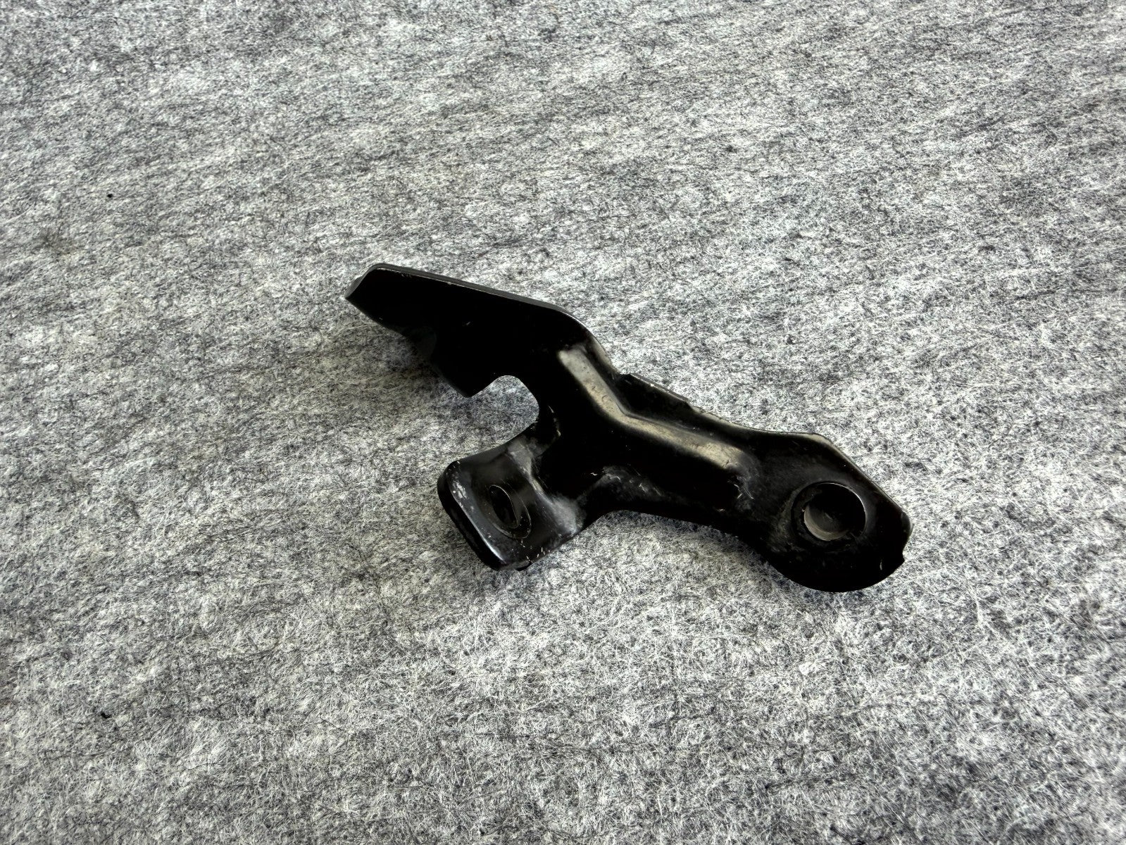 ♦️2017 - 2023 TESLA MODEL 3 FRONT LEFT SIDE HOOD STRUT BRACKET OEM, 1089587-00-C
