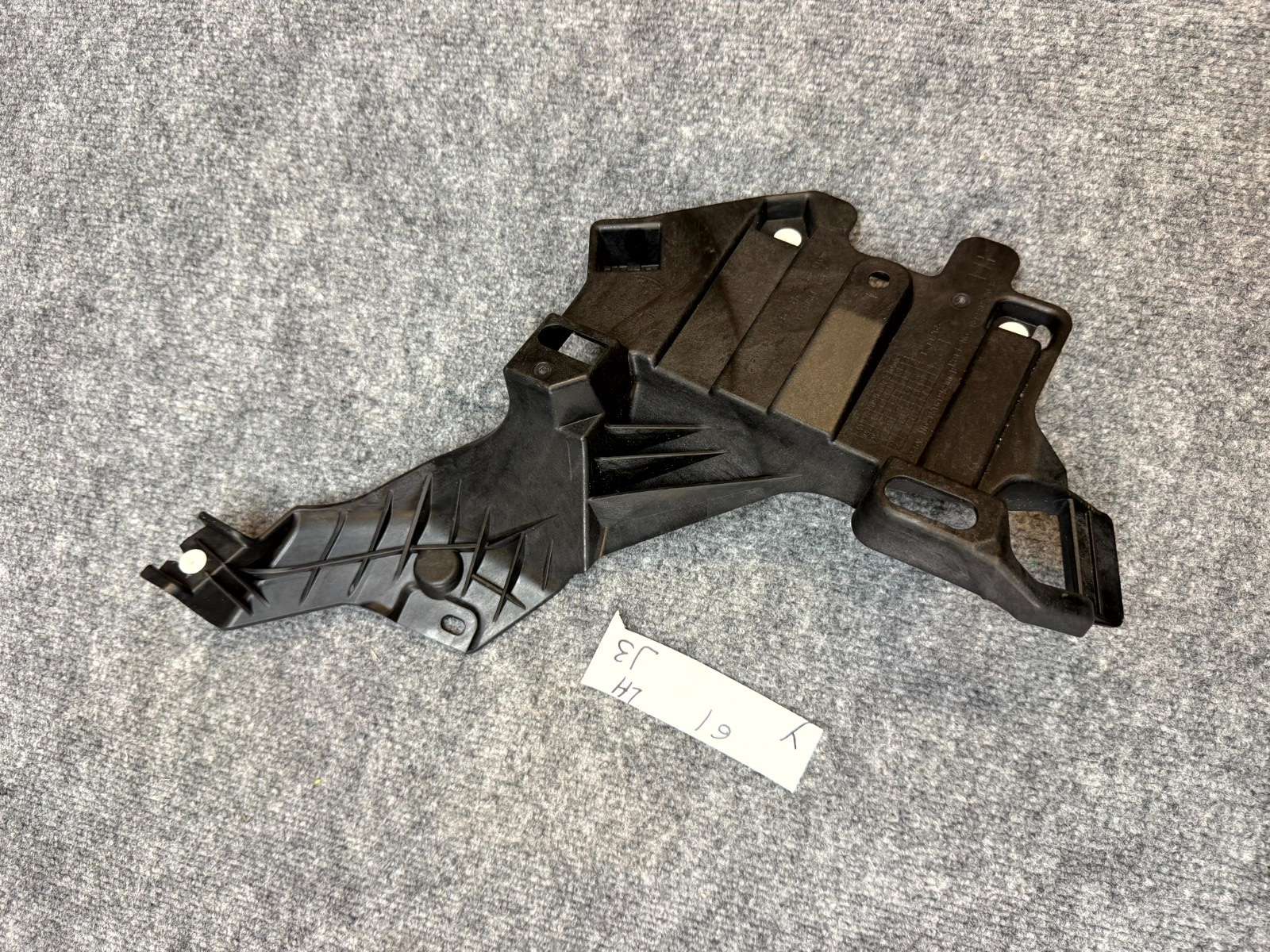 20-24 TESLA MODEL Y REAR LEFT SIDE C PILLAR SUPPORT BRACKET OEM, 1516195-00-B