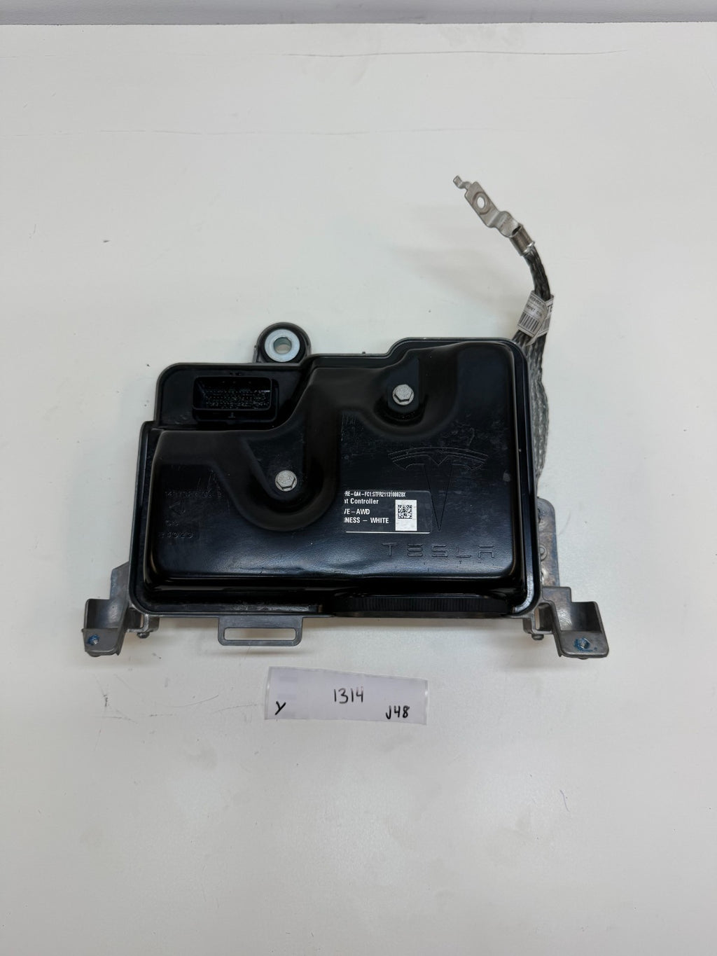 2020 - 2024 TESLA MODEL Y FRONT BODY CONTROL MODULE UNIT 1497327-00-B