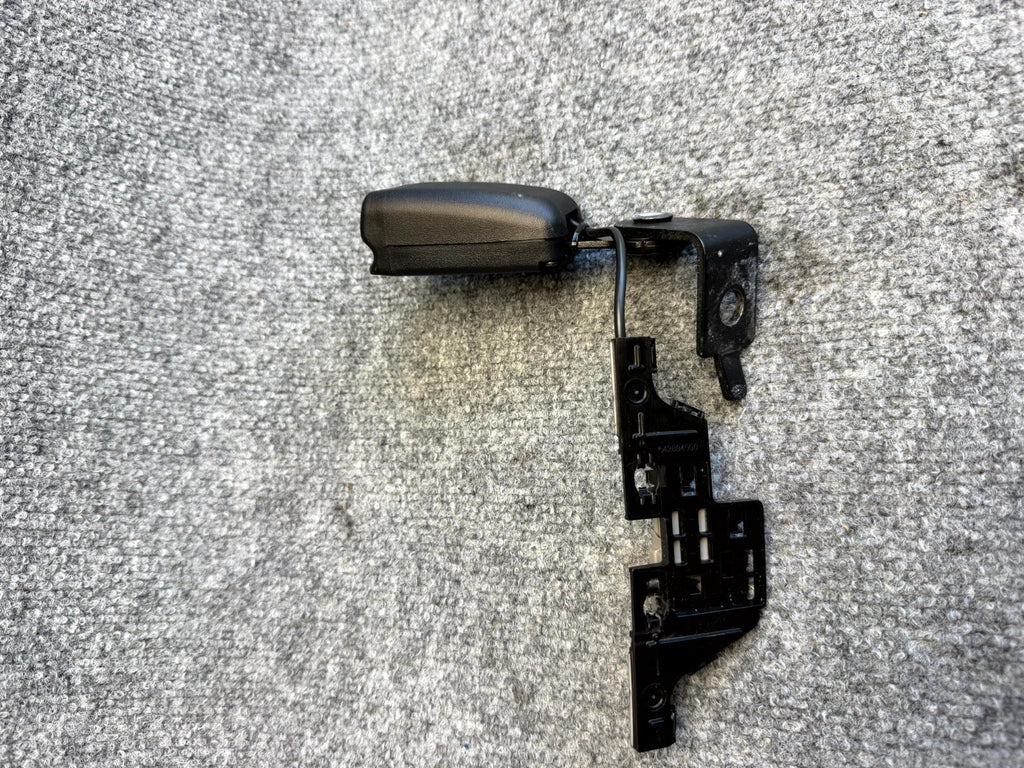 2017 - 2023 TESLA MODEL 3 REAR LEFT SIDE SEAT BELT BUCKLE OEM, 1085939-01-E