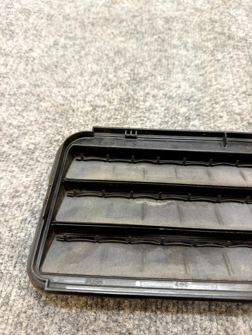 2017–2023 TESLA MODEL 3 AIR EXTRACTOR CABIN VENT GRILLE OEM, 1098751-00-C