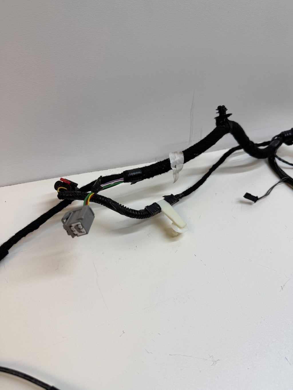 20-24 Tesla Model Y Rear Liftgate Trunk Wiring Harness & Connector 1616689-00-C