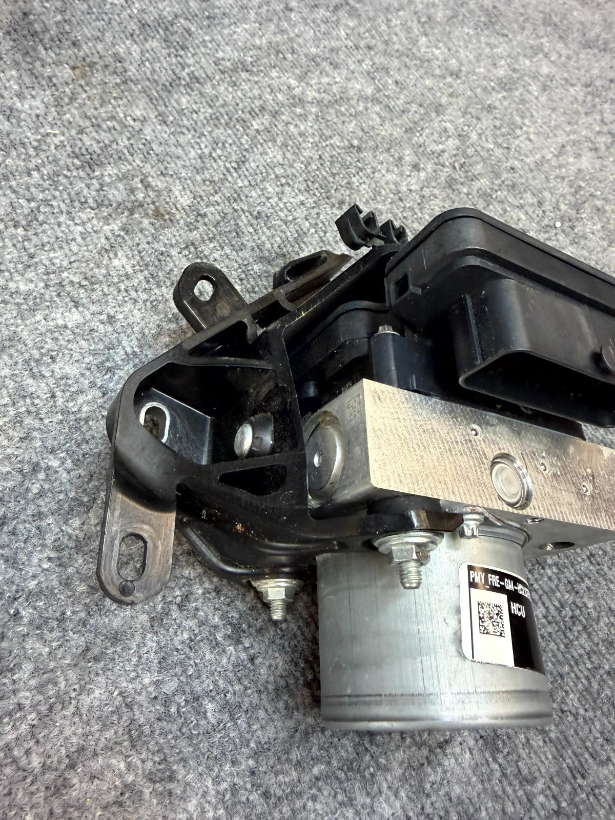2020-2024 TESLA MODEL Y ABS ANTI LOCK BRAKE PUMP MODULE UNIT OEM, 1044745-00-B