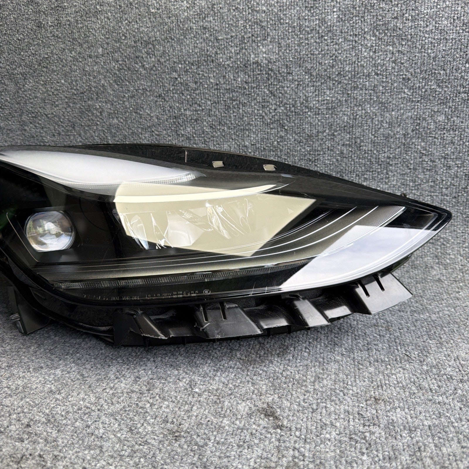 For Tesla 21-23 Model 3/ 20-24 Model Y Right LED Headlight Headlamp 1514953-00-E