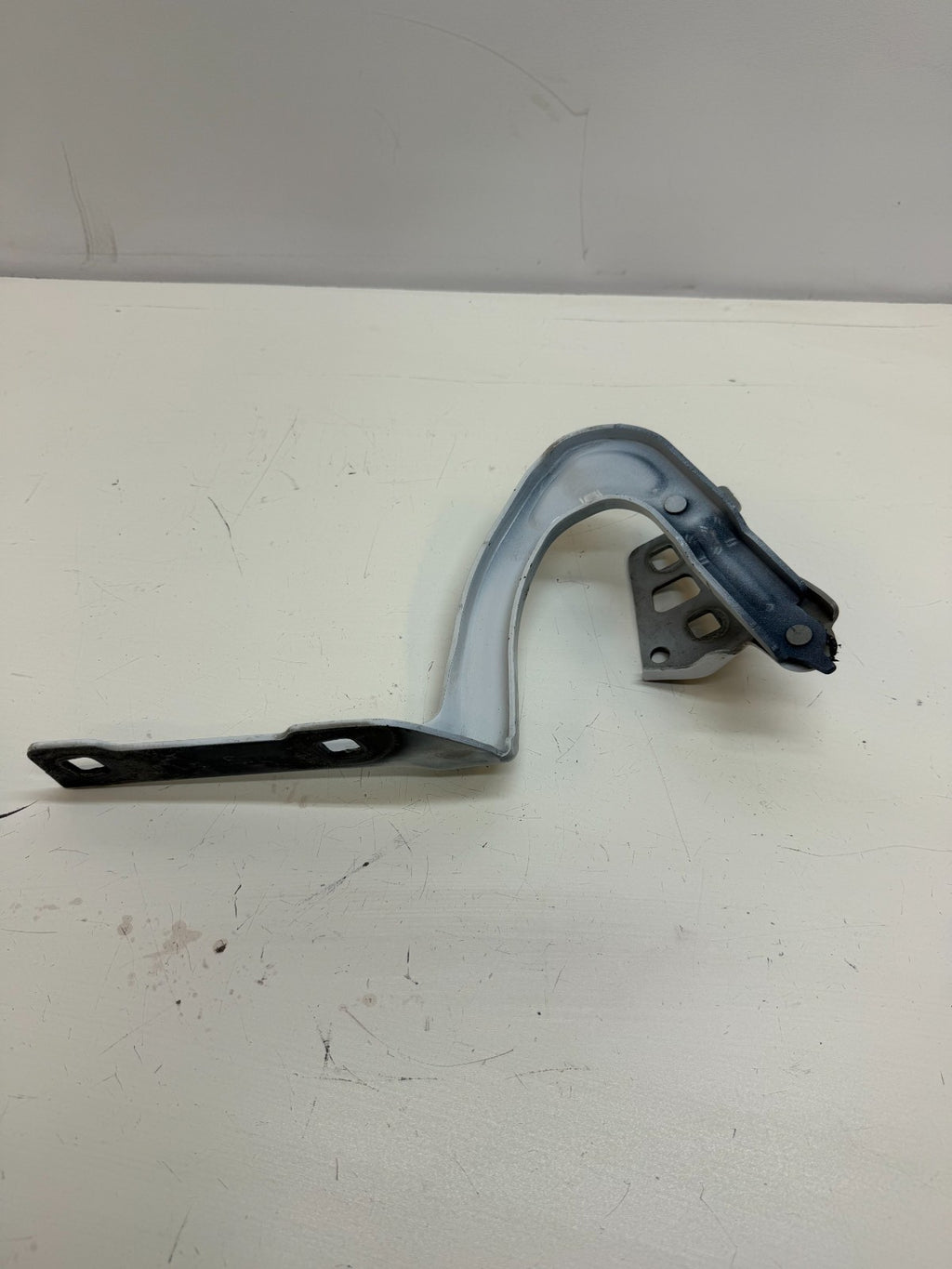 20-24 Model Y Front Left Side Hood Bonnet Hinge Closure w/ Shock 1496267-00-C