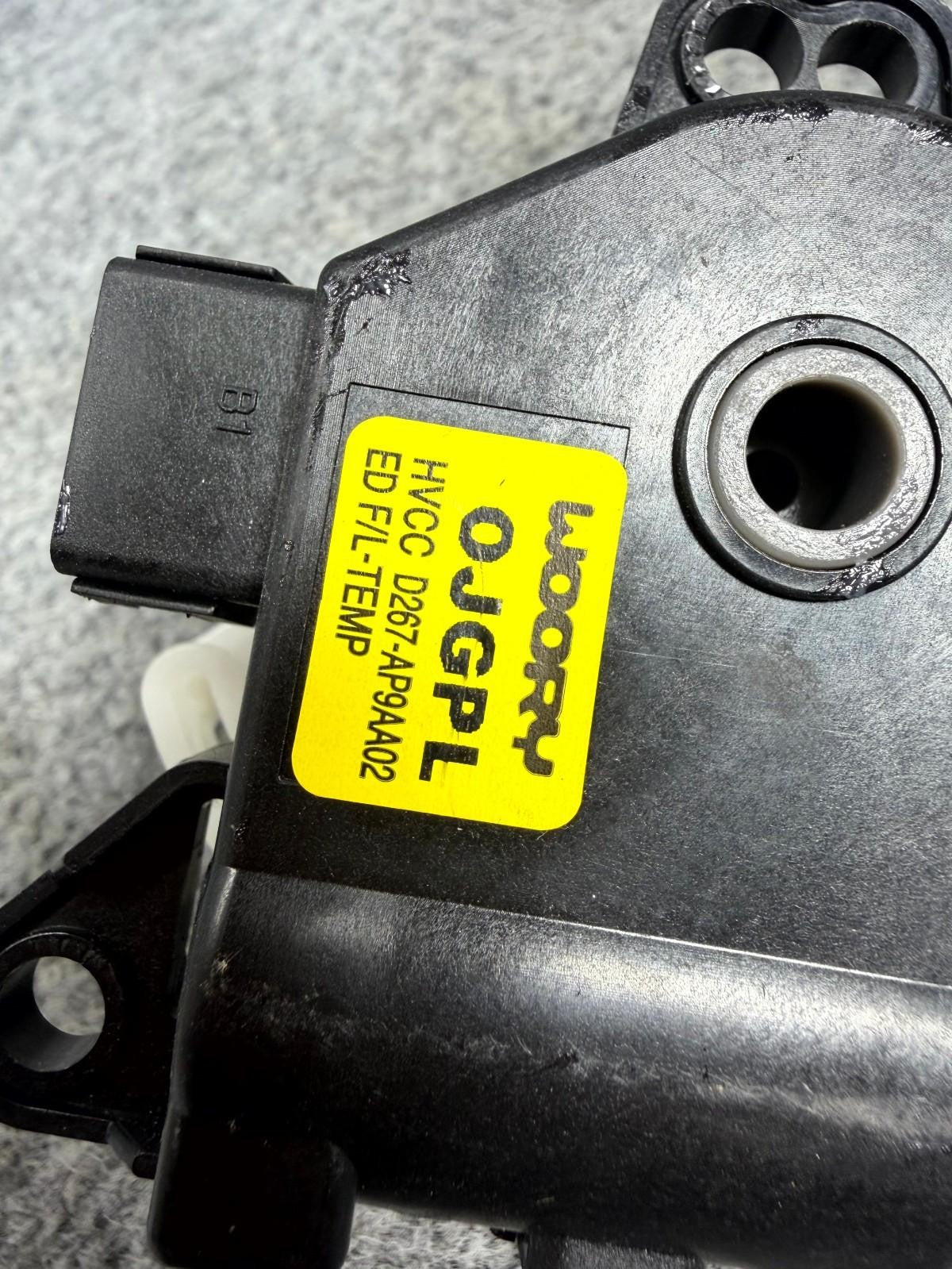 12-20 Tesla Model S X HVCC Heater Control Flap Motor Actuator OEM, D267-AP9BA02