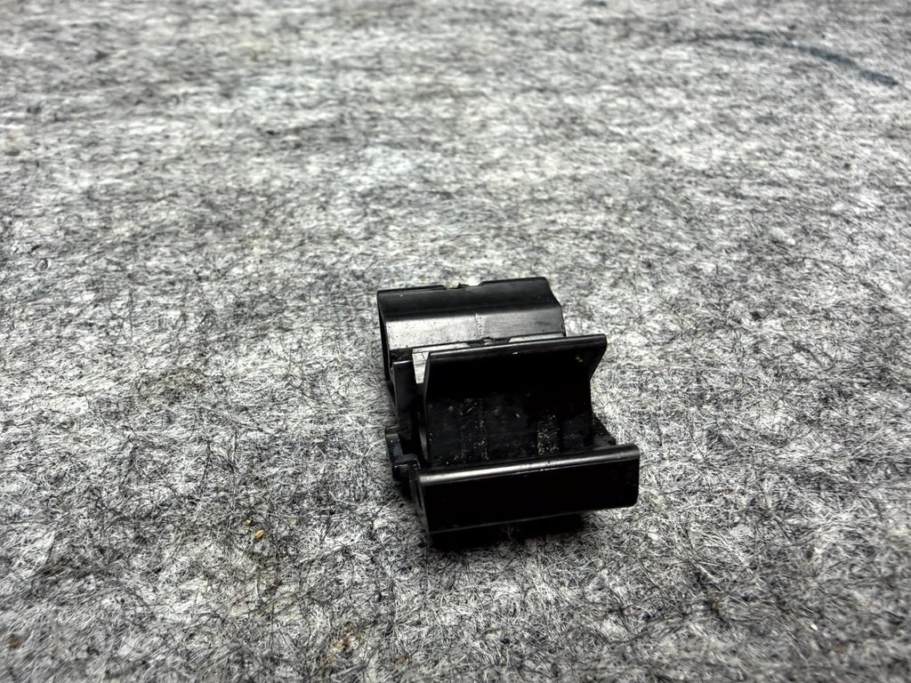 ♦️17-23 TESLA MODEL 3 FRONT BUMPER HOOD BOX BUCKLE TRUNK CLIP OEM, 1472872-00-B