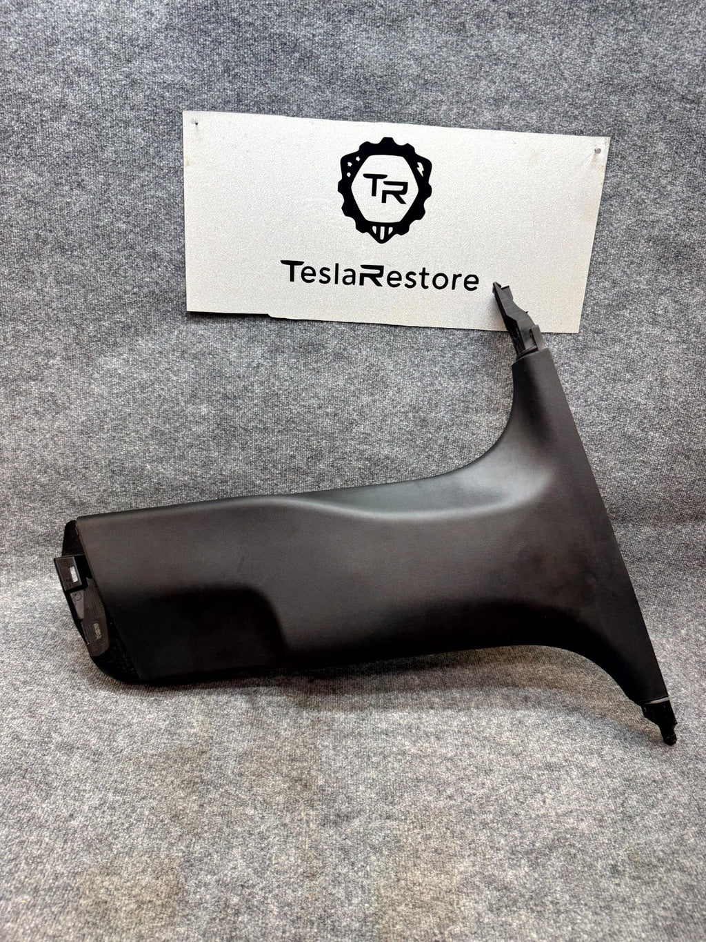 20-24 TESLA MODEL Y RIGHT SIDE B-PILLAR LOWER COVER TRIM PANEL OEM, 1494624-00-F