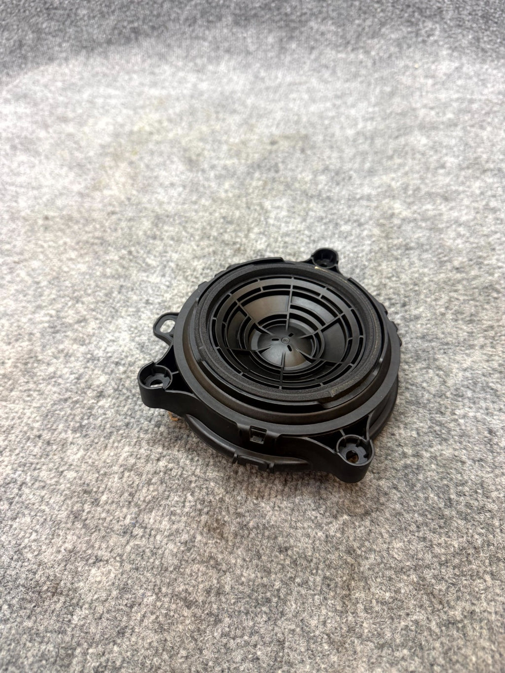 17-24 TESLA MODEL 3 Y FRONT PEDESTRIAN WARNING ALRT ALARM SPEAKER OEM 167111300B