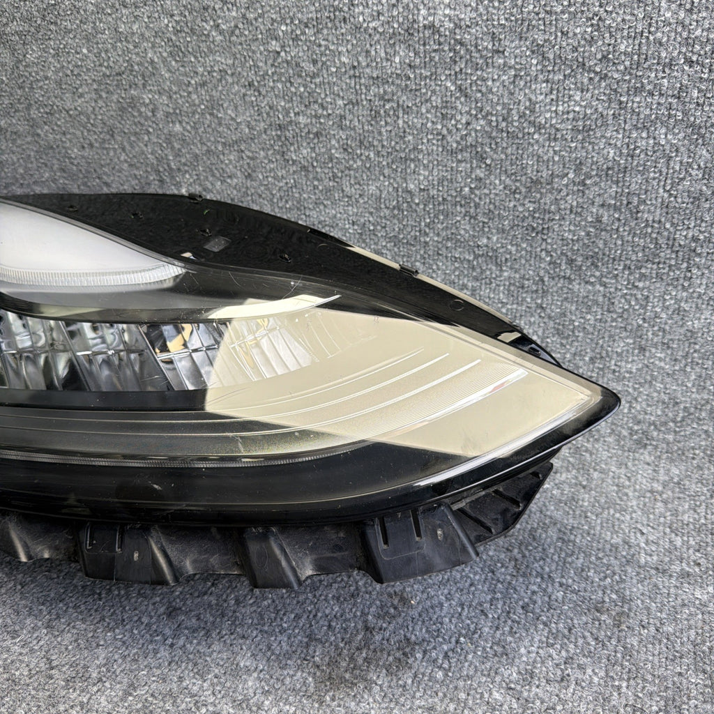 2017-2020 TESLA MODEL 3-Y HEADLIGHT RIGHT PASSENGER  1077372-00-L LED OEM