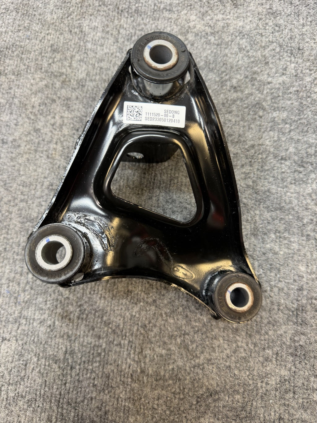 20-24 TESLA MODEL Y FRONT RIGHT DRIVE UNIT MOUNT SUPPORT BRACKET OEM, 111023200C