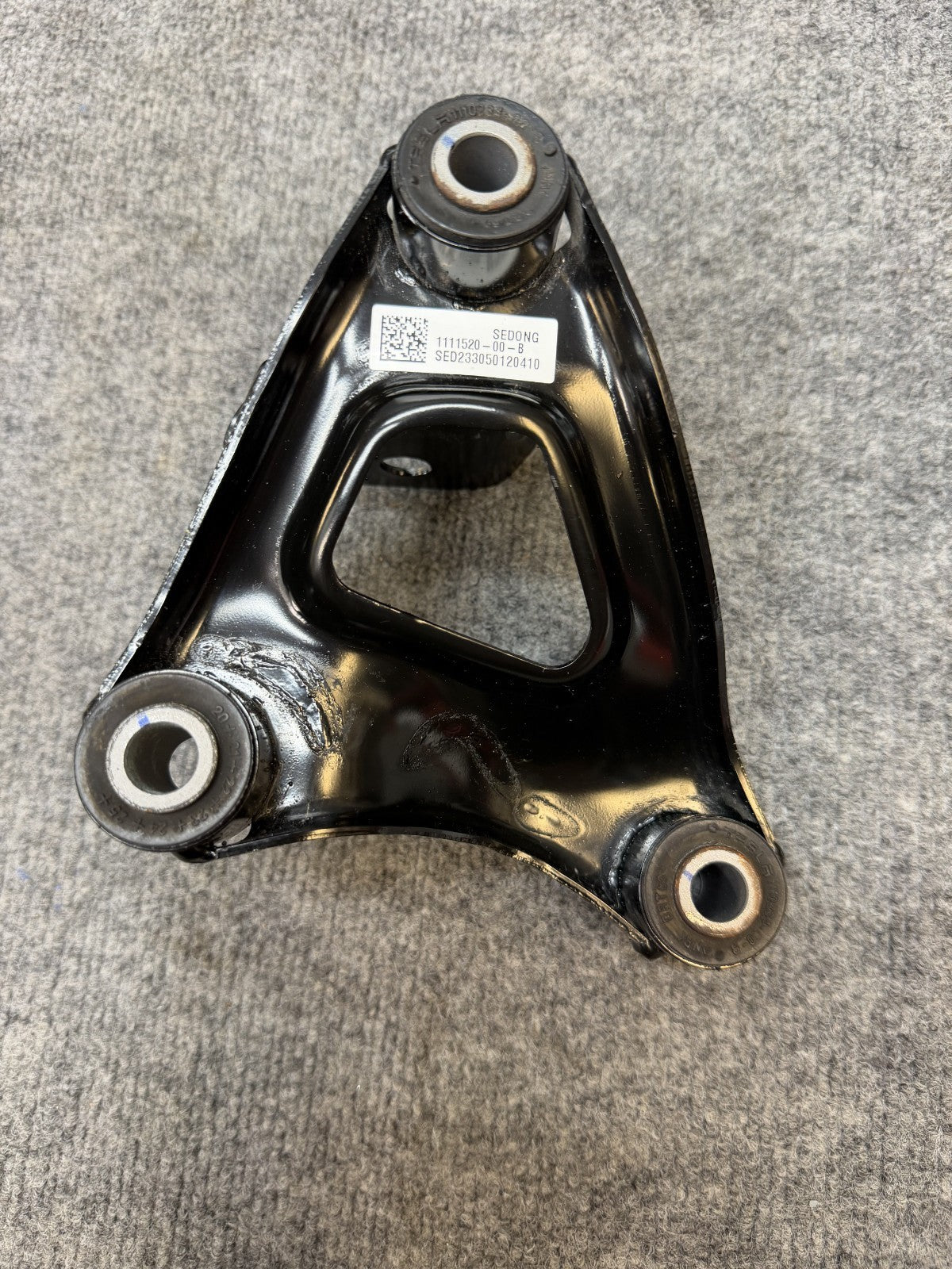 20-24 TESLA MODEL Y FRONT RIGHT DRIVE UNIT MOUNT SUPPORT BRACKET OEM, 111023200C