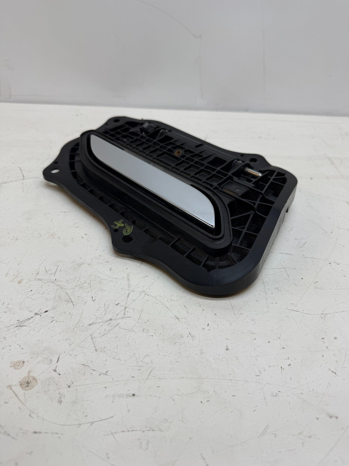 2016-2020 Tesla Model S Front Right Passenger Side Exterior Door Handle