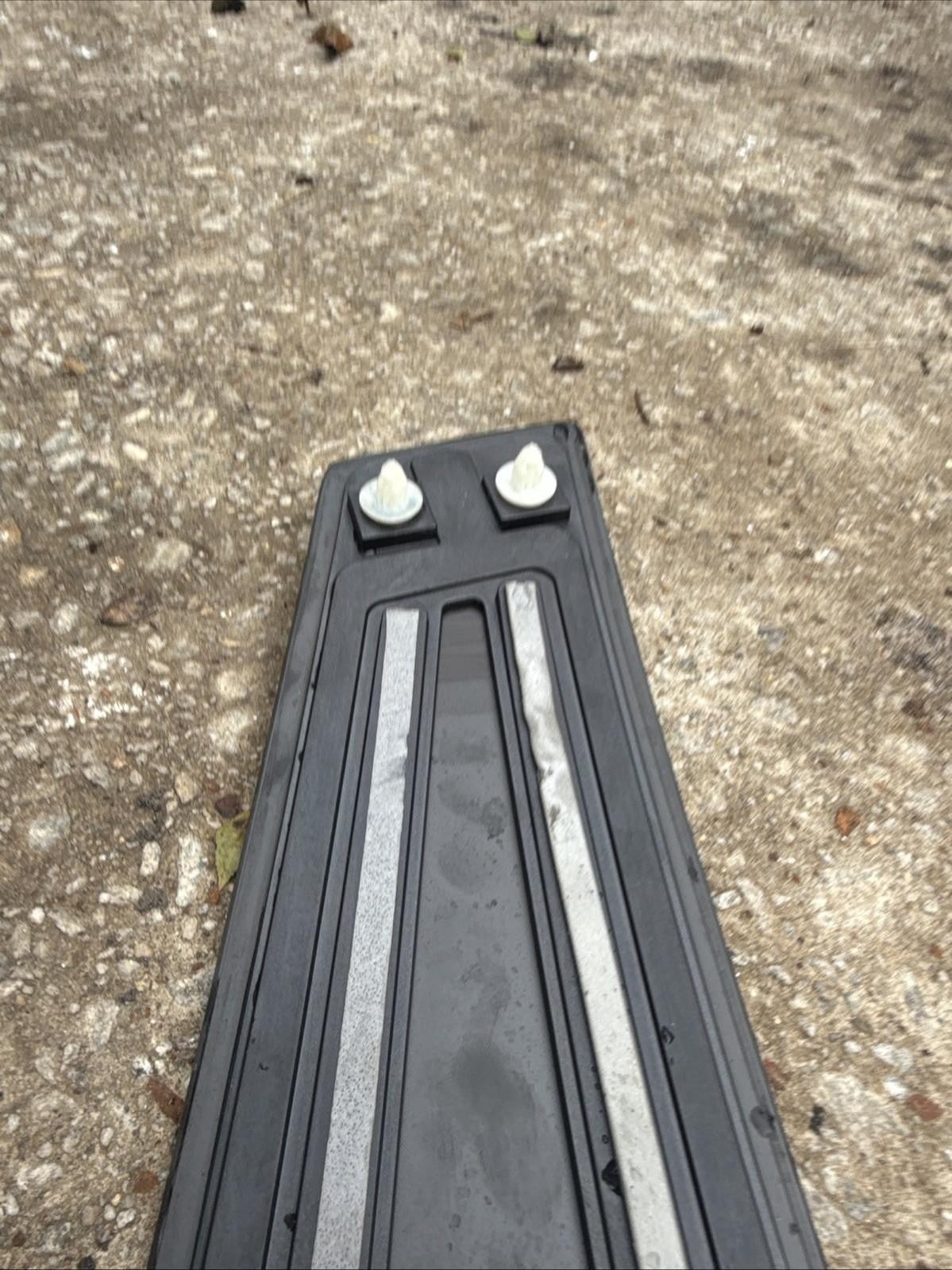 ♦️2012 - 2020 TESLA MODEL S FRONT RIGHT SIDE B-PILLAR TRIM OEM, 1004535-00-B