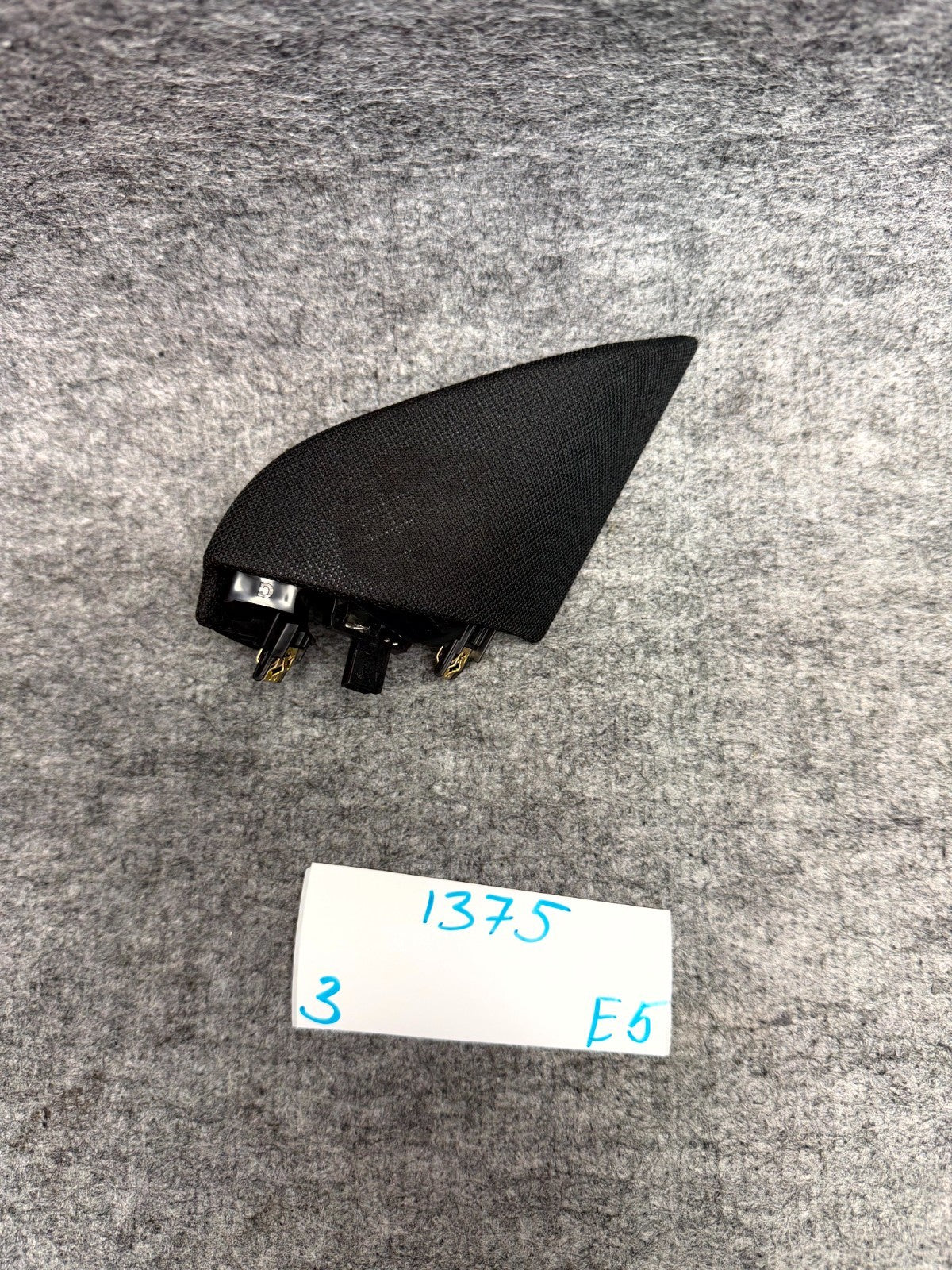 ♦️2017–2023 TESLA MODEL 3 FRONT RIGHT SIDE DOOR TWEETER COVER OEM, 1095686-00-F